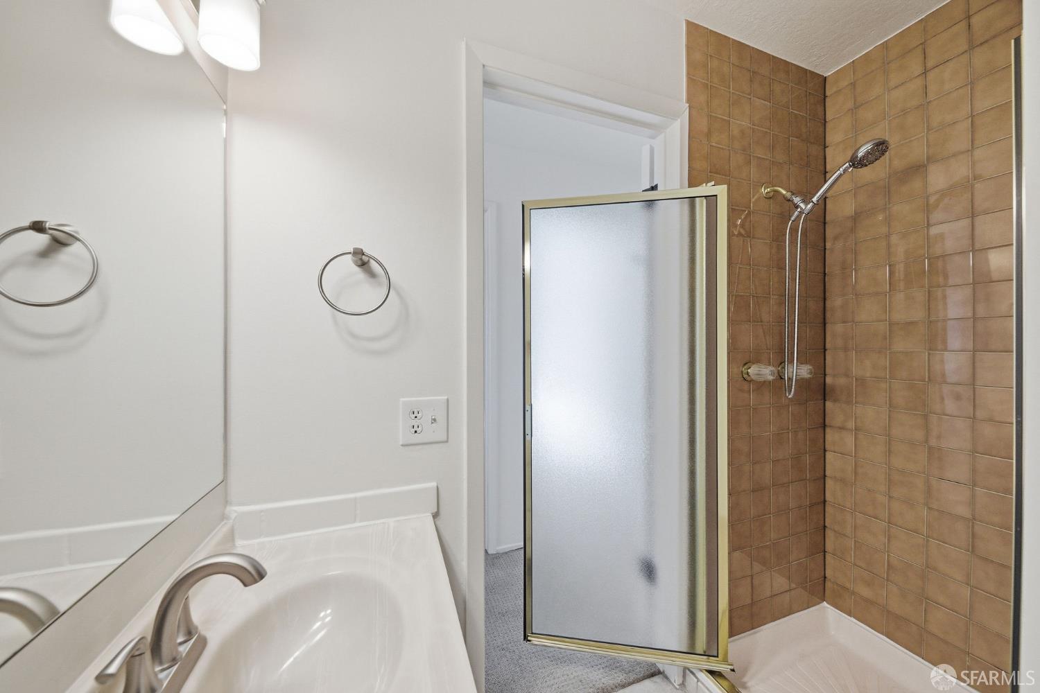 Detail Gallery Image 16 of 41 For 1208 Admiralty Ln, Foster City,  CA 94404 - 3 Beds | 2/1 Baths