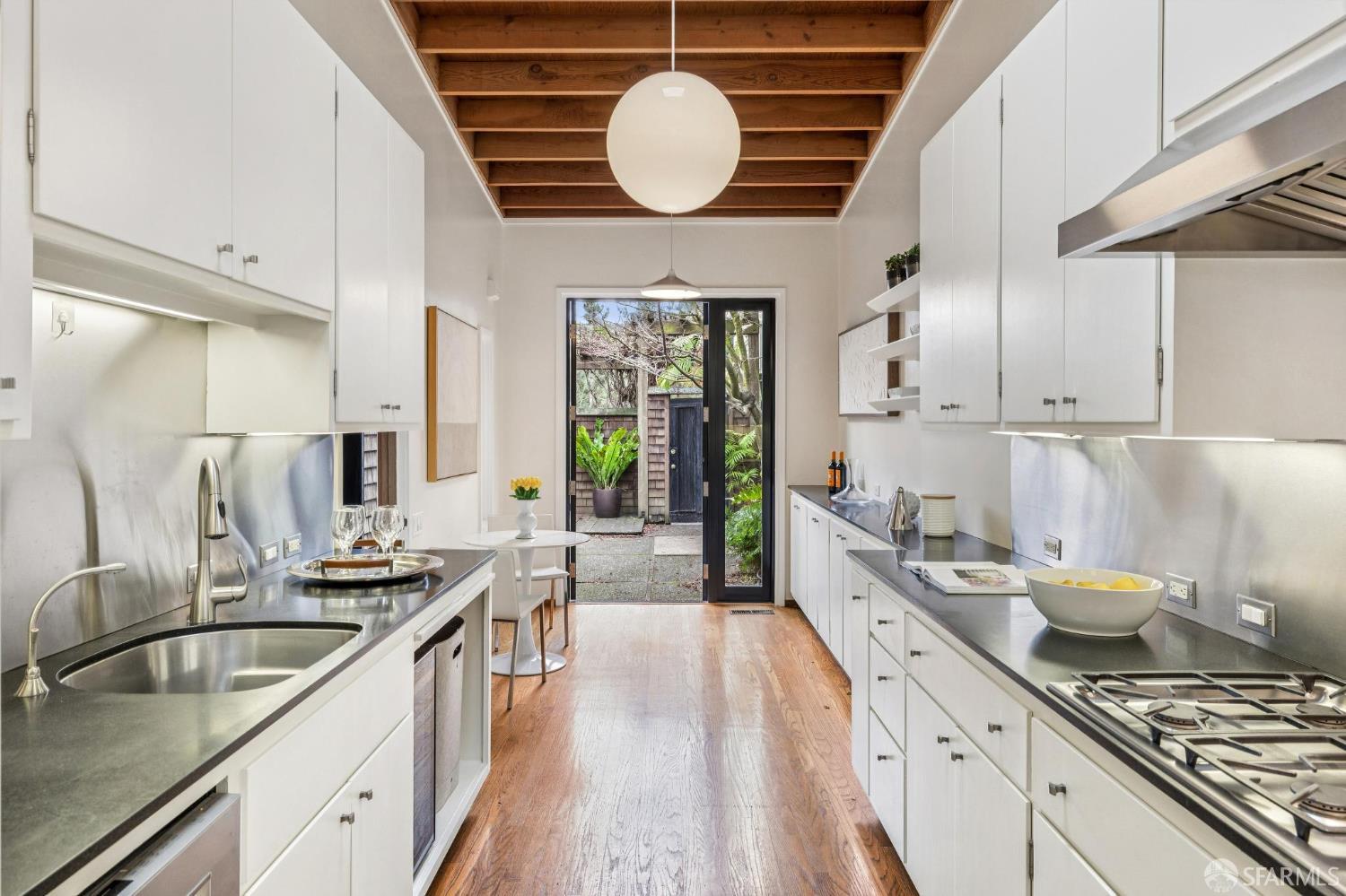 Detail Gallery Image 22 of 52 For 3616 21st St, San Francisco,  CA 94114 - 2 Beds | 2 Baths