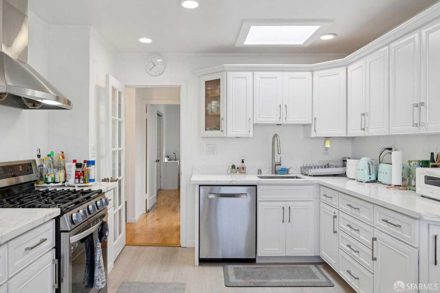 Detail Gallery Image 13 of 51 For 1226 44th Ave, San Francisco,  CA 94122 - 4 Beds | 3 Baths