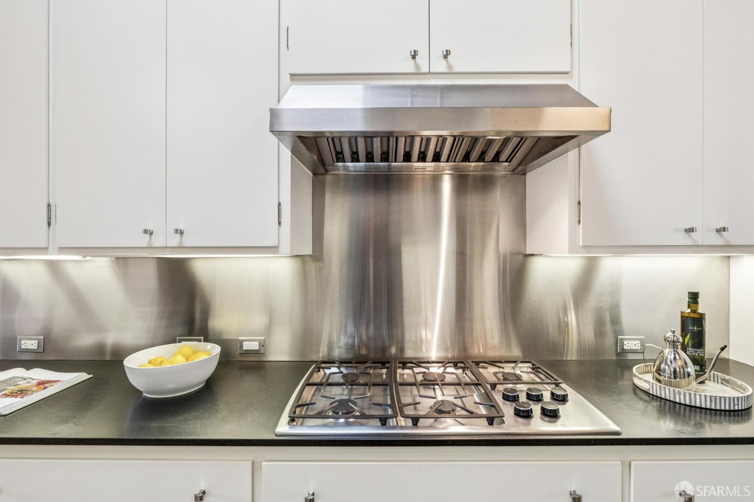 Detail Gallery Image 23 of 52 For 3616 21st St, San Francisco,  CA 94114 - 2 Beds | 2 Baths