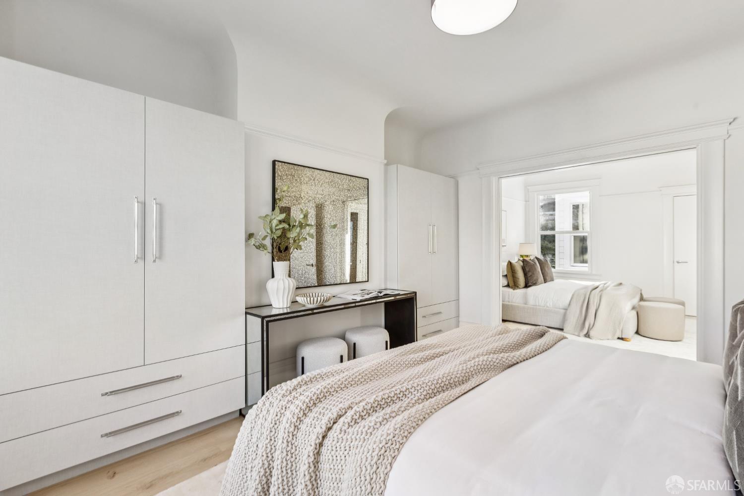 Detail Gallery Image 15 of 22 For 976 Noe St, San Francisco,  CA 94114 - 3 Beds | 1/1 Baths