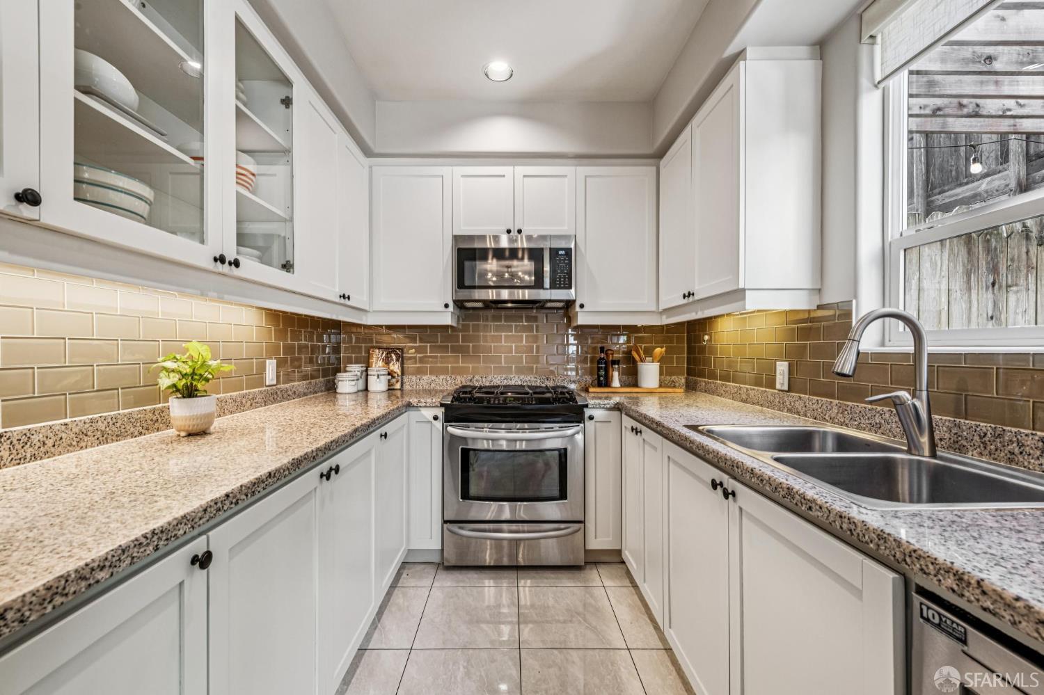 Detail Gallery Image 23 of 61 For 510 Franconia St, San Francisco,  CA 94110 - 3 Beds | 2/1 Baths