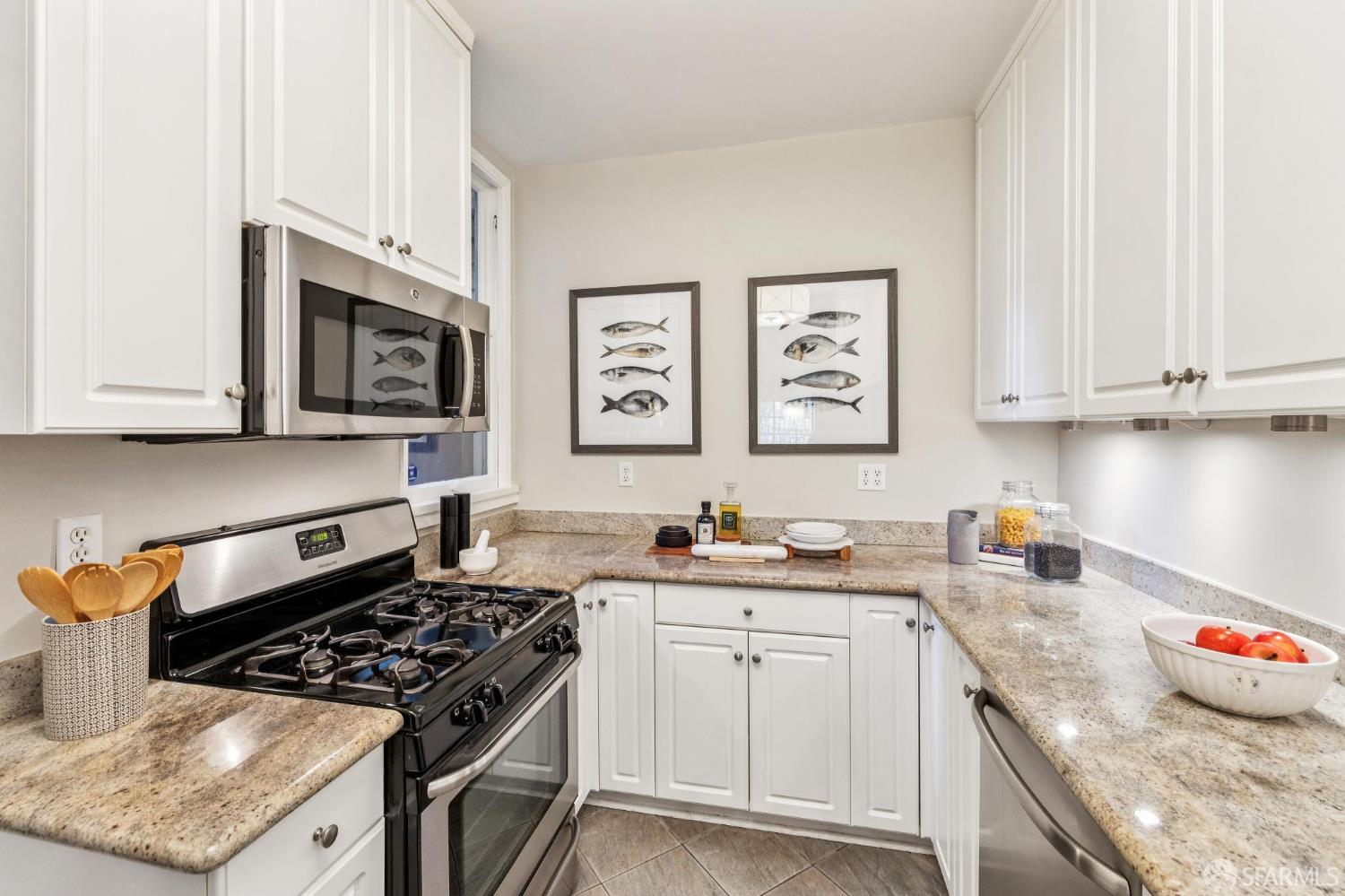 Detail Gallery Image 24 of 52 For 1869 California St #1,  San Francisco,  CA 94109 - 2 Beds | 2 Baths