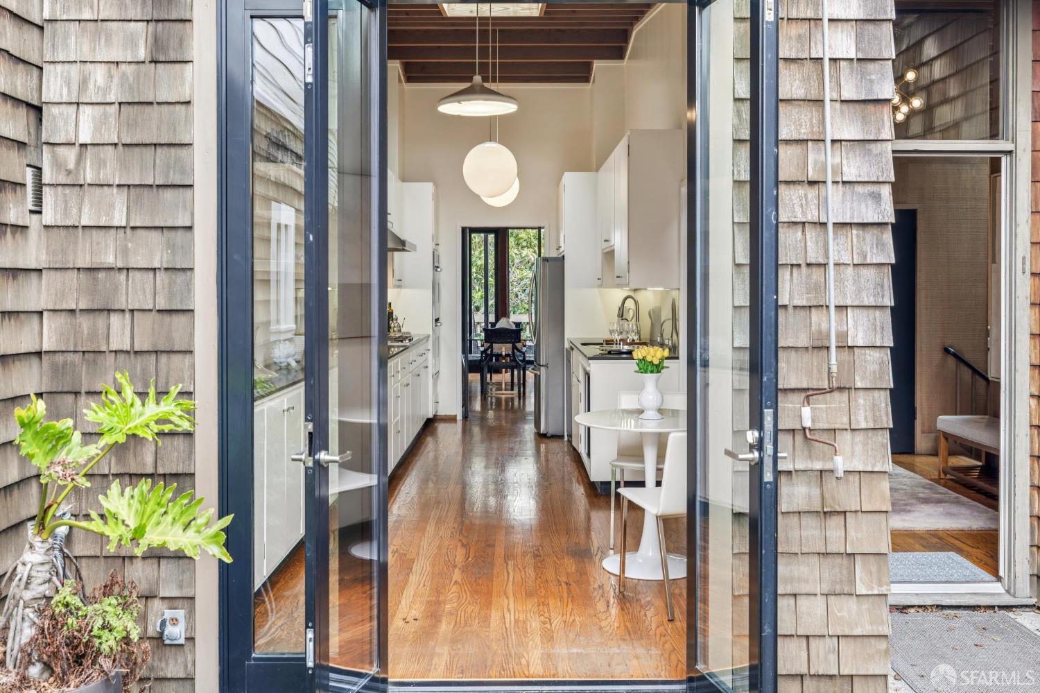 Detail Gallery Image 26 of 52 For 3616 21st St, San Francisco,  CA 94114 - 2 Beds | 2 Baths