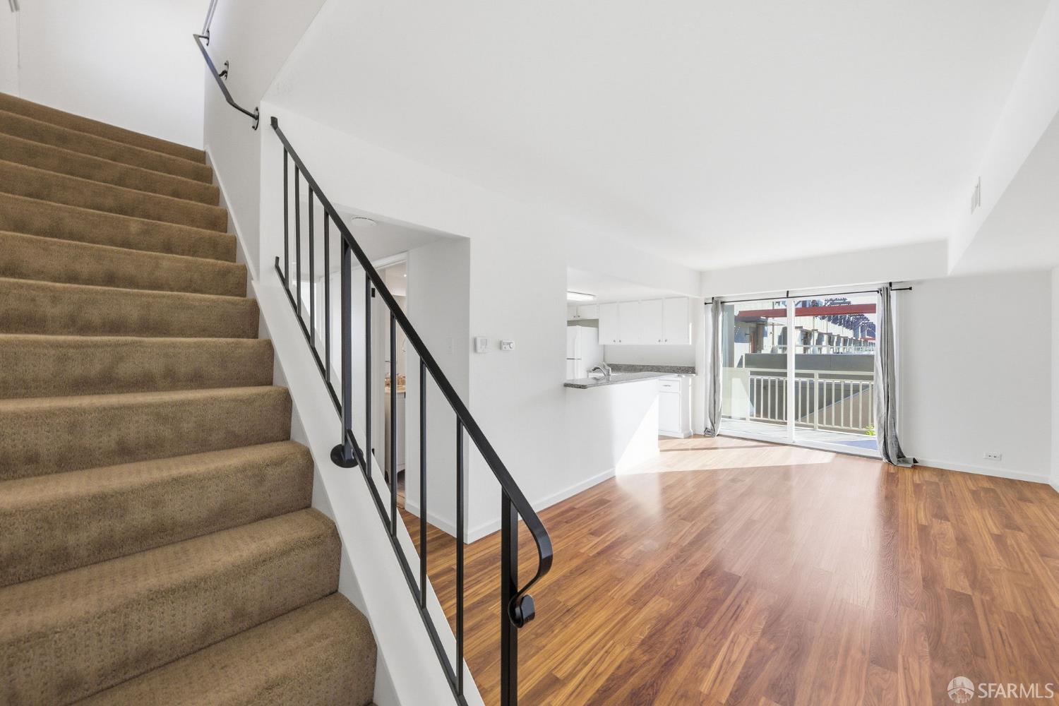 Detail Gallery Image 9 of 41 For 1208 Admiralty Ln, Foster City,  CA 94404 - 3 Beds | 2/1 Baths