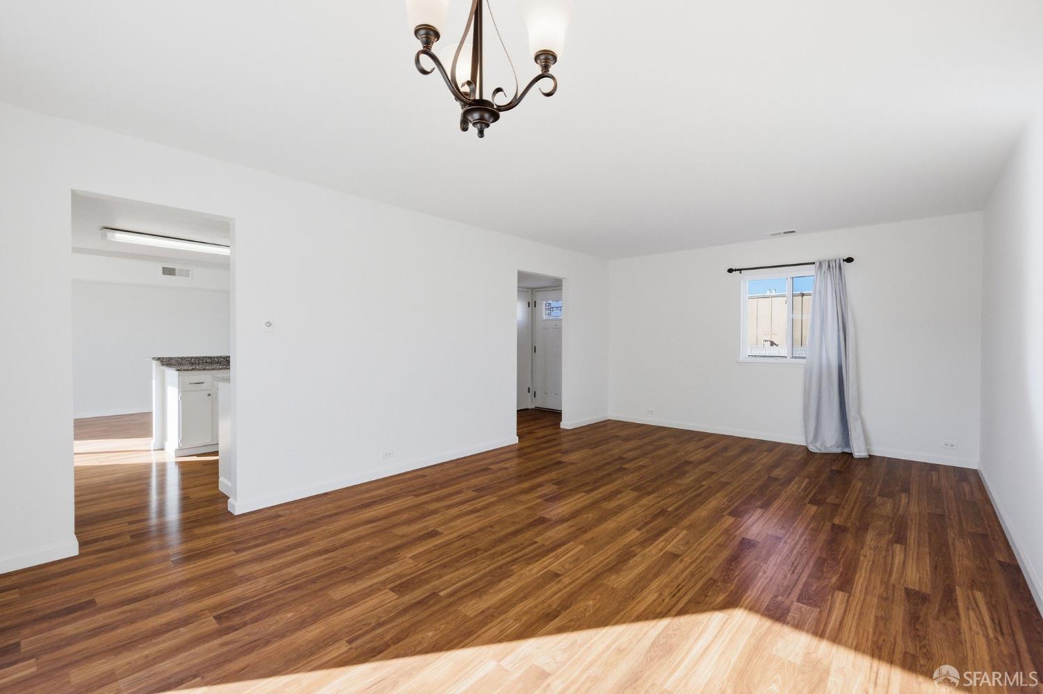 Detail Gallery Image 4 of 41 For 1208 Admiralty Ln, Foster City,  CA 94404 - 3 Beds | 2/1 Baths