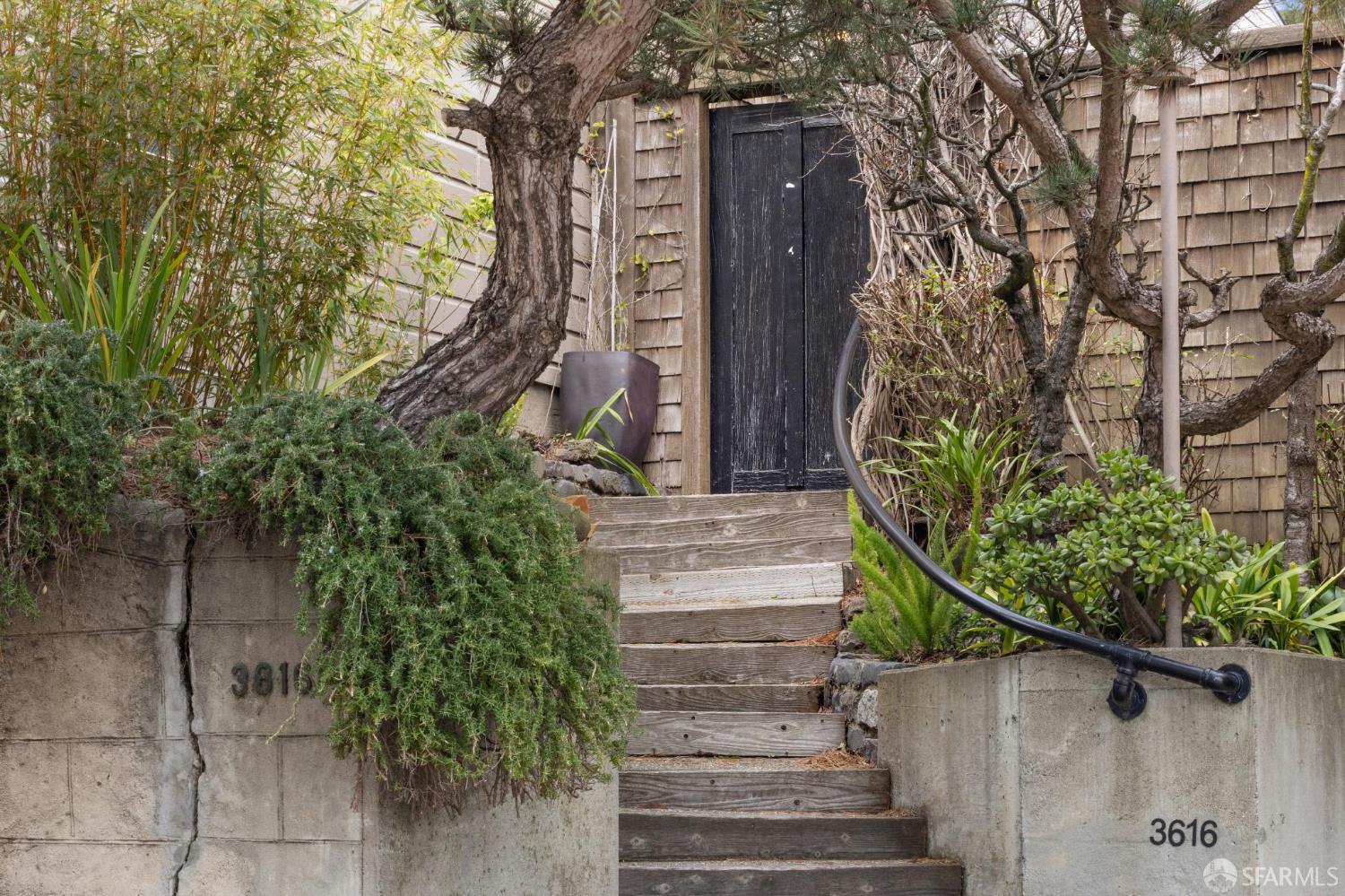 Detail Gallery Image 2 of 52 For 3616 21st St, San Francisco,  CA 94114 - 2 Beds | 2 Baths