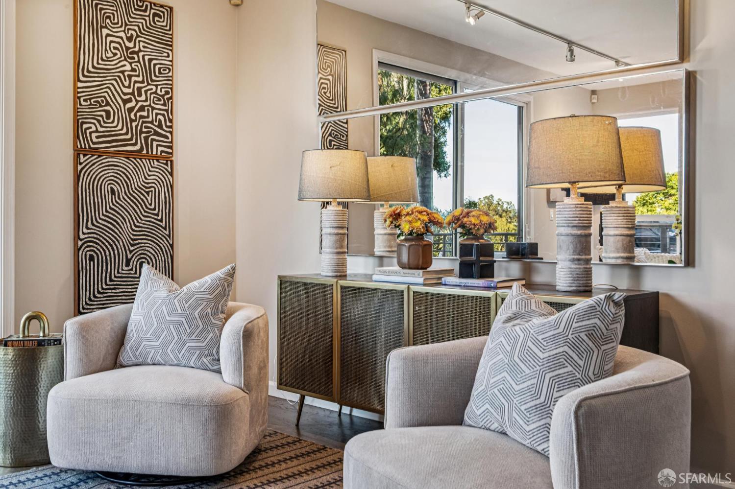 Detail Gallery Image 10 of 61 For 510 Franconia St, San Francisco,  CA 94110 - 3 Beds | 2/1 Baths