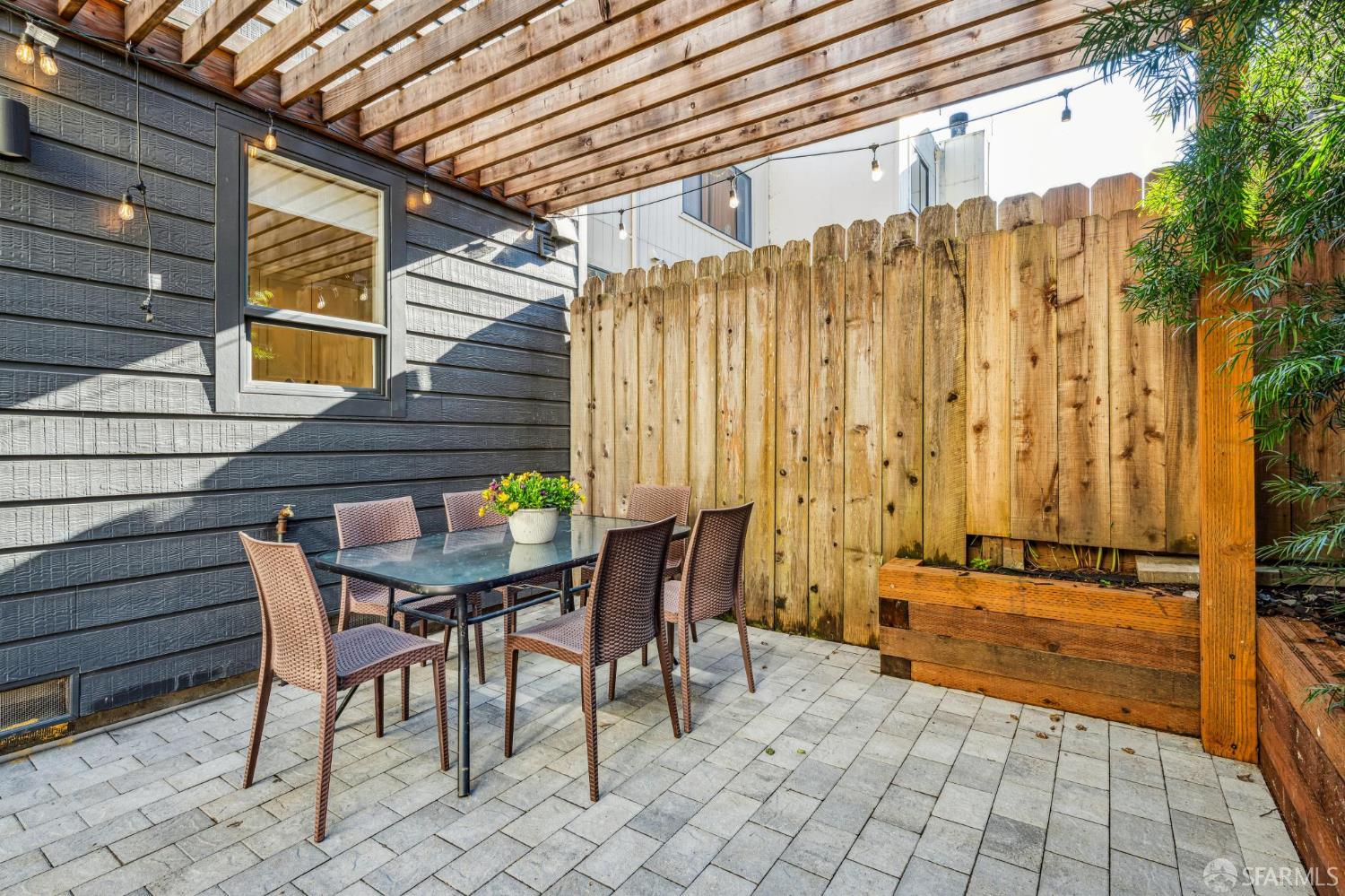 Detail Gallery Image 32 of 61 For 510 Franconia St, San Francisco,  CA 94110 - 3 Beds | 2/1 Baths