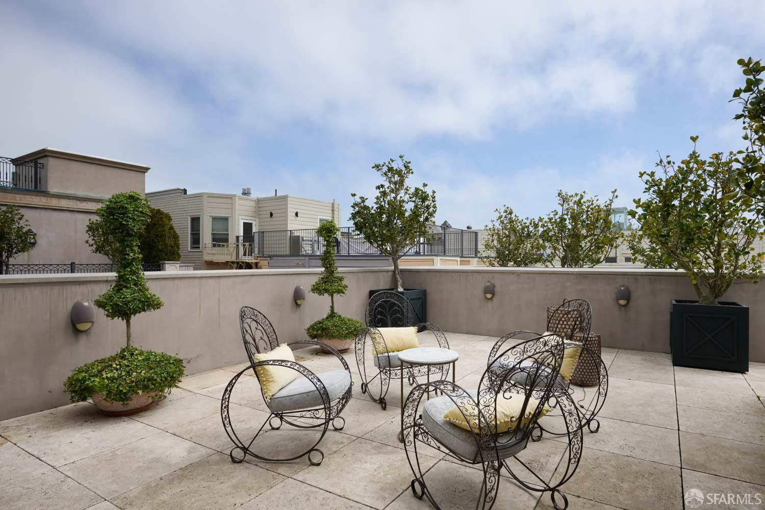 Detail Gallery Image 31 of 56 For 3199 Jackson Ave, San Francisco,  CA 94115 - 9 Beds | 10/5 Baths