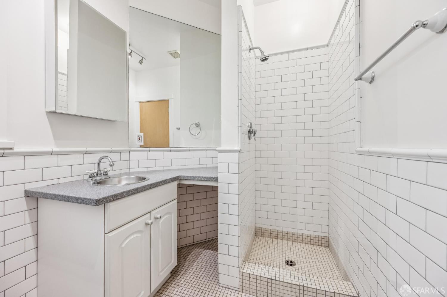 Detail Gallery Image 50 of 87 For 1066 Bryant St, San Francisco,  CA 94103 - 4 Beds | 5/1 Baths