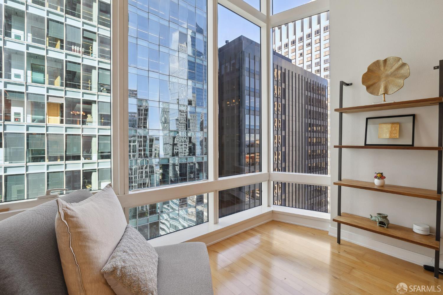 301 Mission Street # 25B