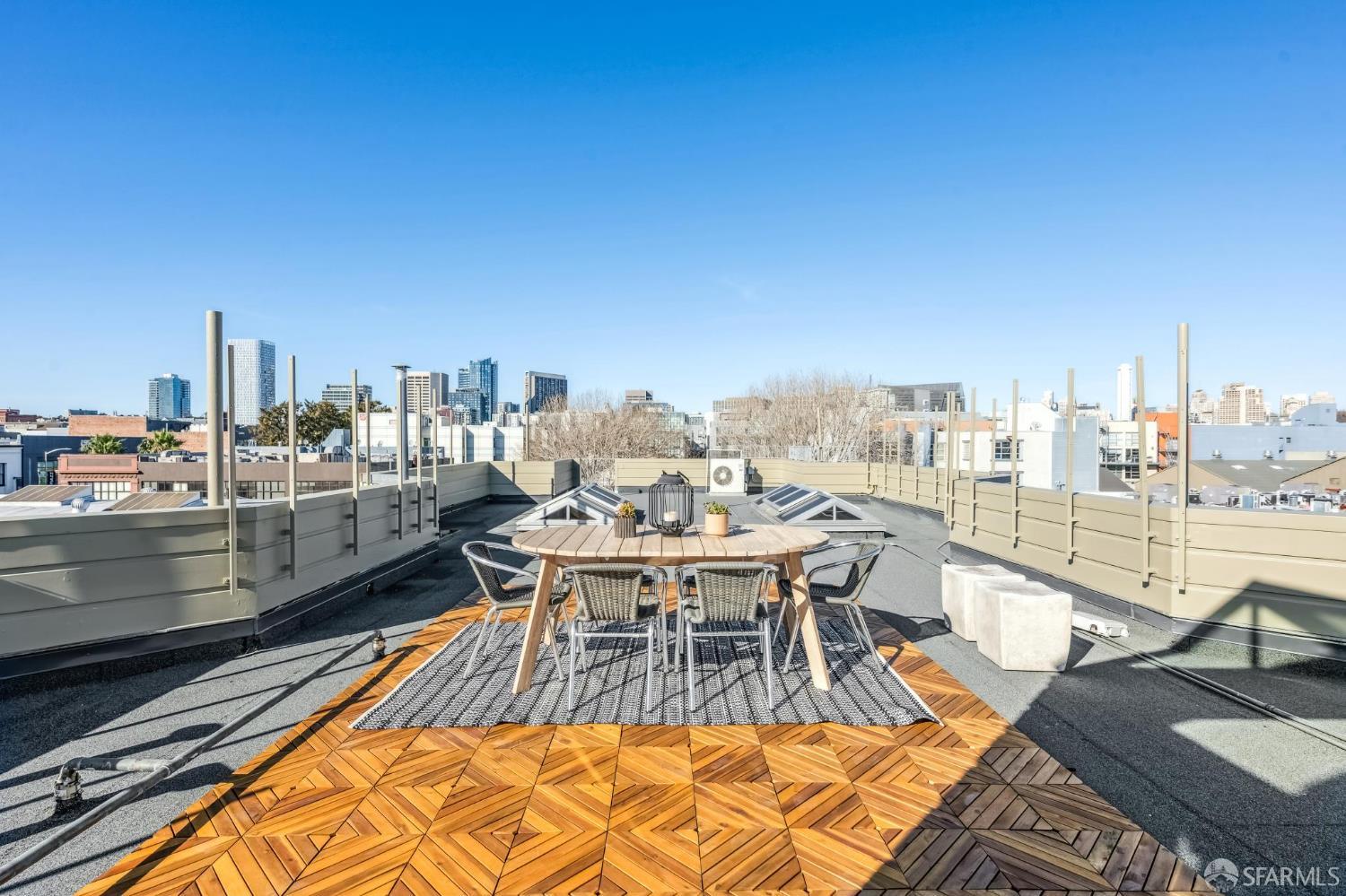 Detail Gallery Image 39 of 87 For 1066 Bryant St, San Francisco,  CA 94103 - 4 Beds | 5/1 Baths