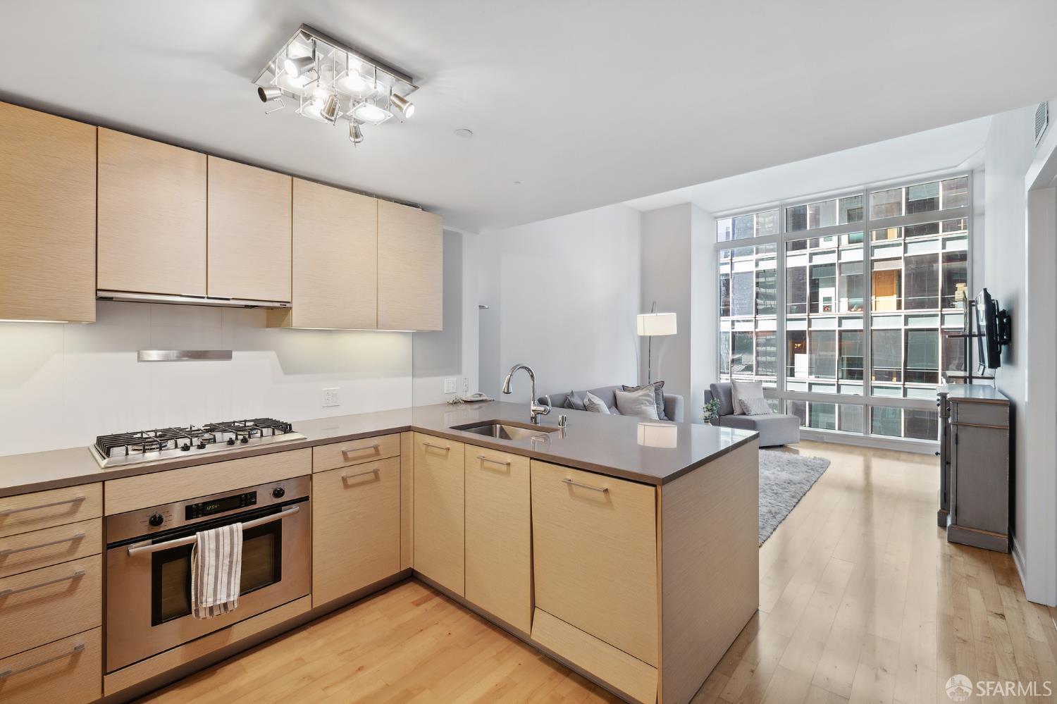 Detail Gallery Image 3 of 46 For 301 Mission St 25b,  San Francisco,  CA 94105 - 1 Beds | 1 Baths