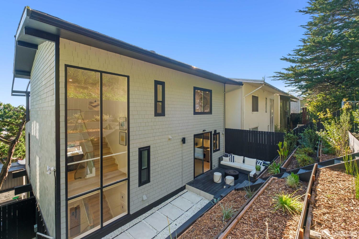 Detail Gallery Image 41 of 48 For 131 Turquoise Way, San Francisco,  CA 94131 - 3 Beds | 3/1 Baths