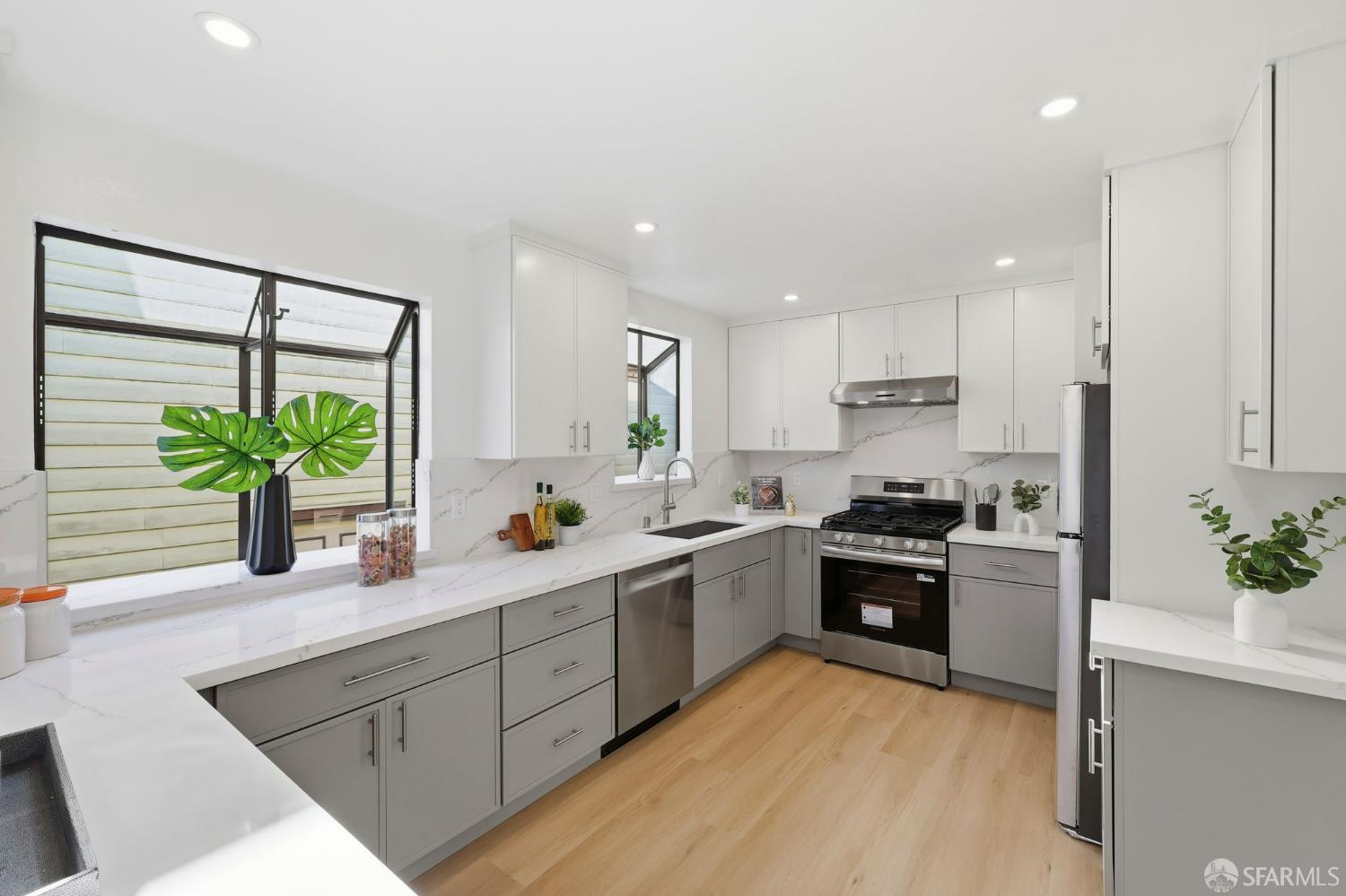 Detail Gallery Image 5 of 31 For 741 Gellert Blvd, Daly City,  CA 94015 - 3 Beds | 3 Baths