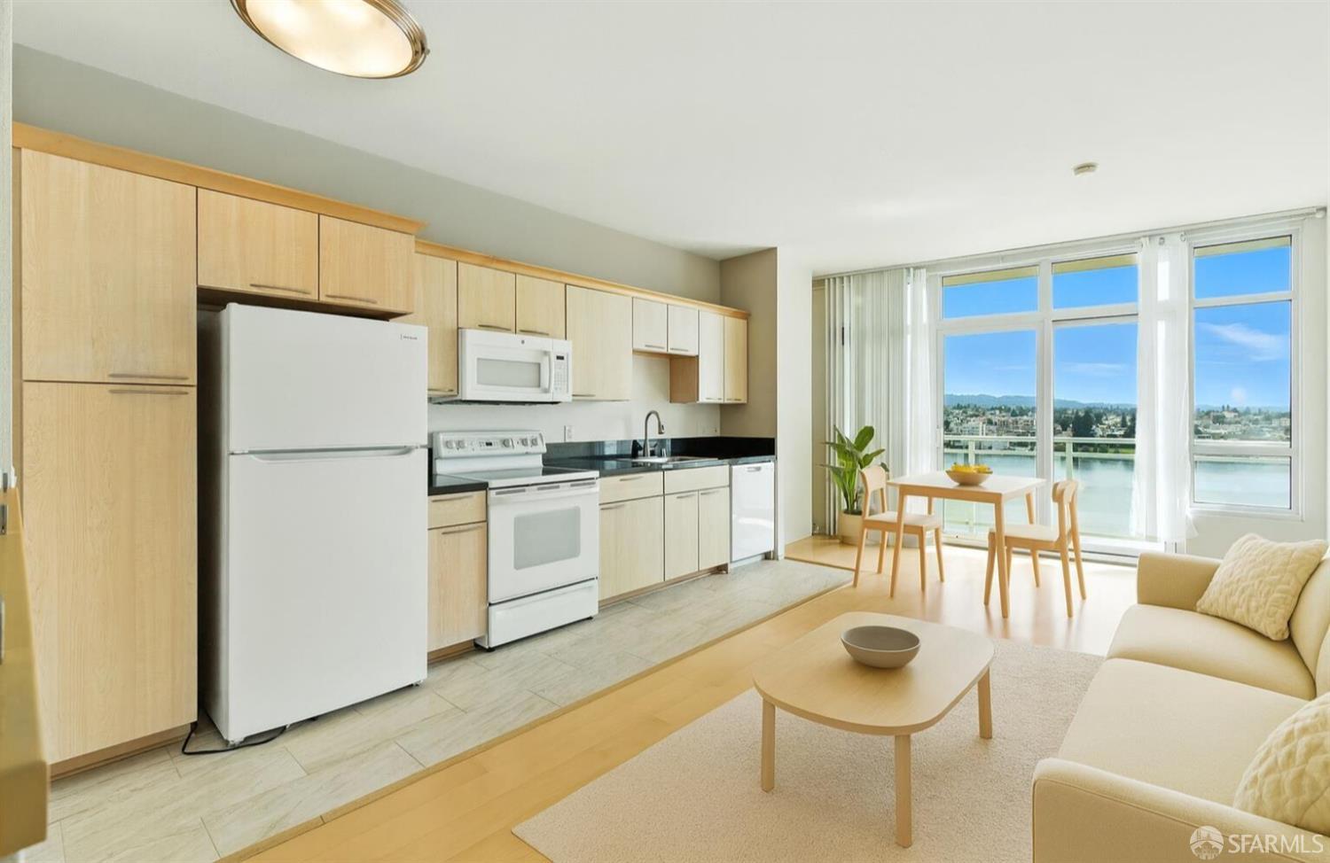 Detail Gallery Image 4 of 28 For 1 Lakeside Dr #1006,  Oakland,  CA 94612 - 1 Beds | 1 Baths