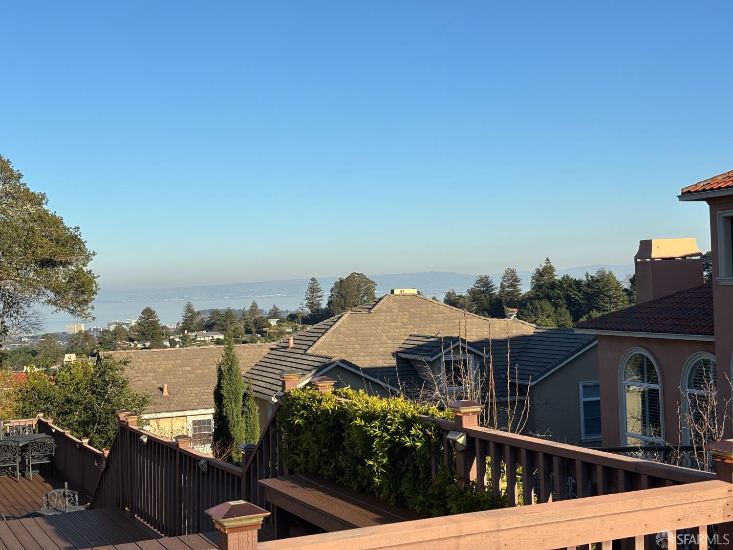 Detail Gallery Image 5 of 7 For 6 La Strada Ct, Burlingame,  CA 94010 - – Beds | – Baths