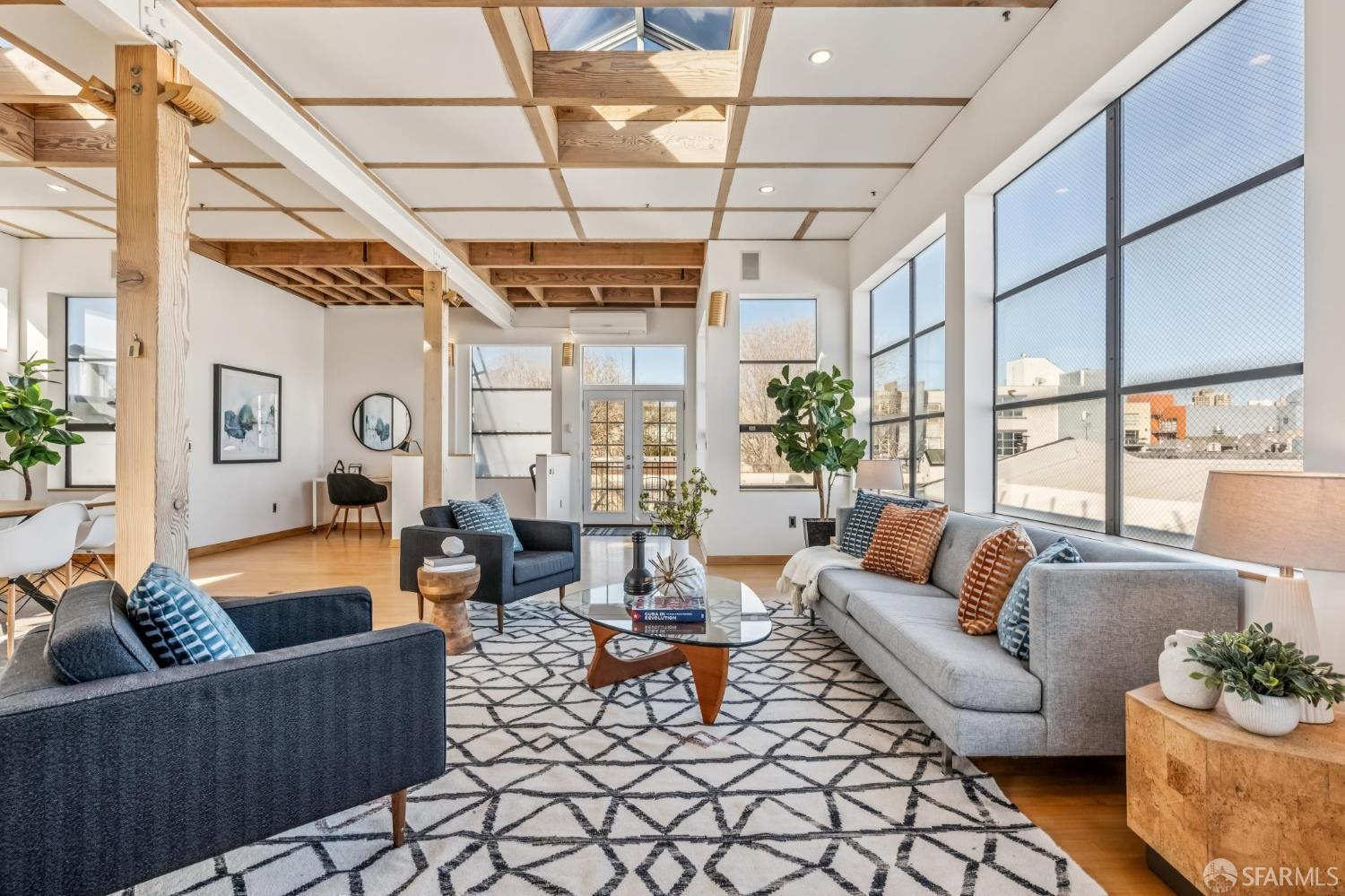 Detail Gallery Image 4 of 87 For 1066 Bryant St, San Francisco,  CA 94103 - 4 Beds | 5/1 Baths