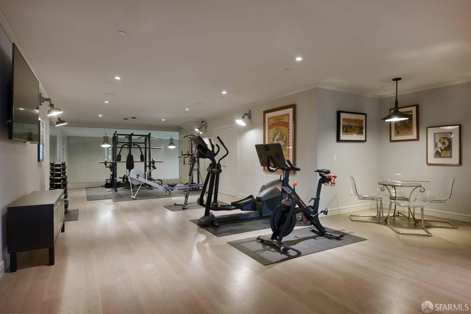 Detail Gallery Image 41 of 56 For 3199 Jackson Ave, San Francisco,  CA 94115 - 9 Beds | 10/5 Baths