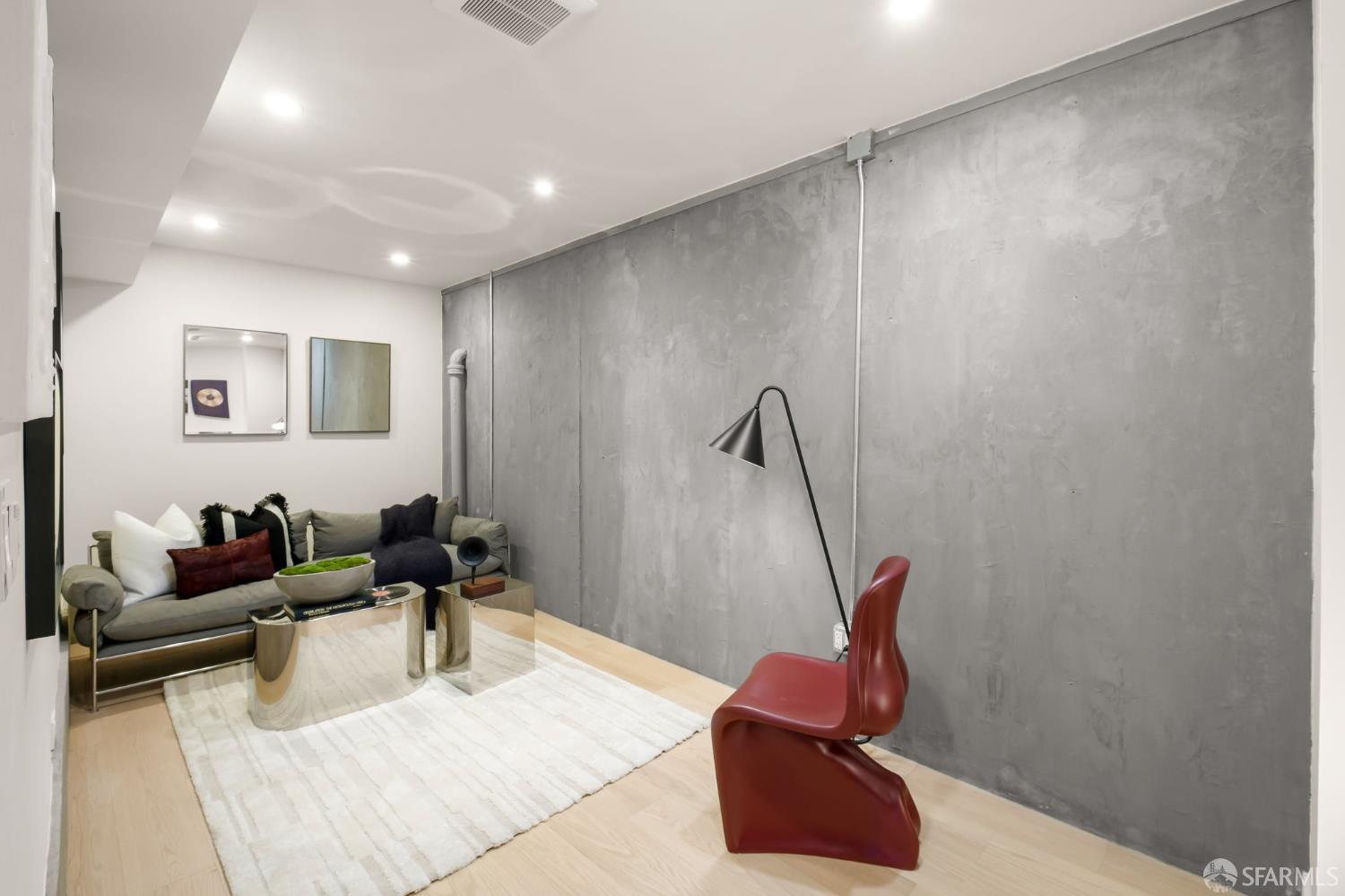 Detail Gallery Image 9 of 48 For 131 Turquoise Way, San Francisco,  CA 94131 - 3 Beds | 3/1 Baths