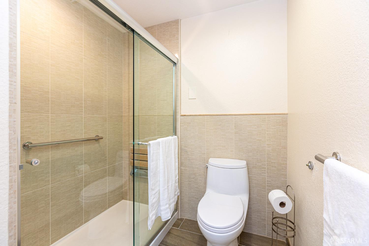 Detail Gallery Image 12 of 16 For 1840 Tice Creek Dr #2210,  Walnut Creek,  CA 94595 - 1 Beds | 1/1 Baths