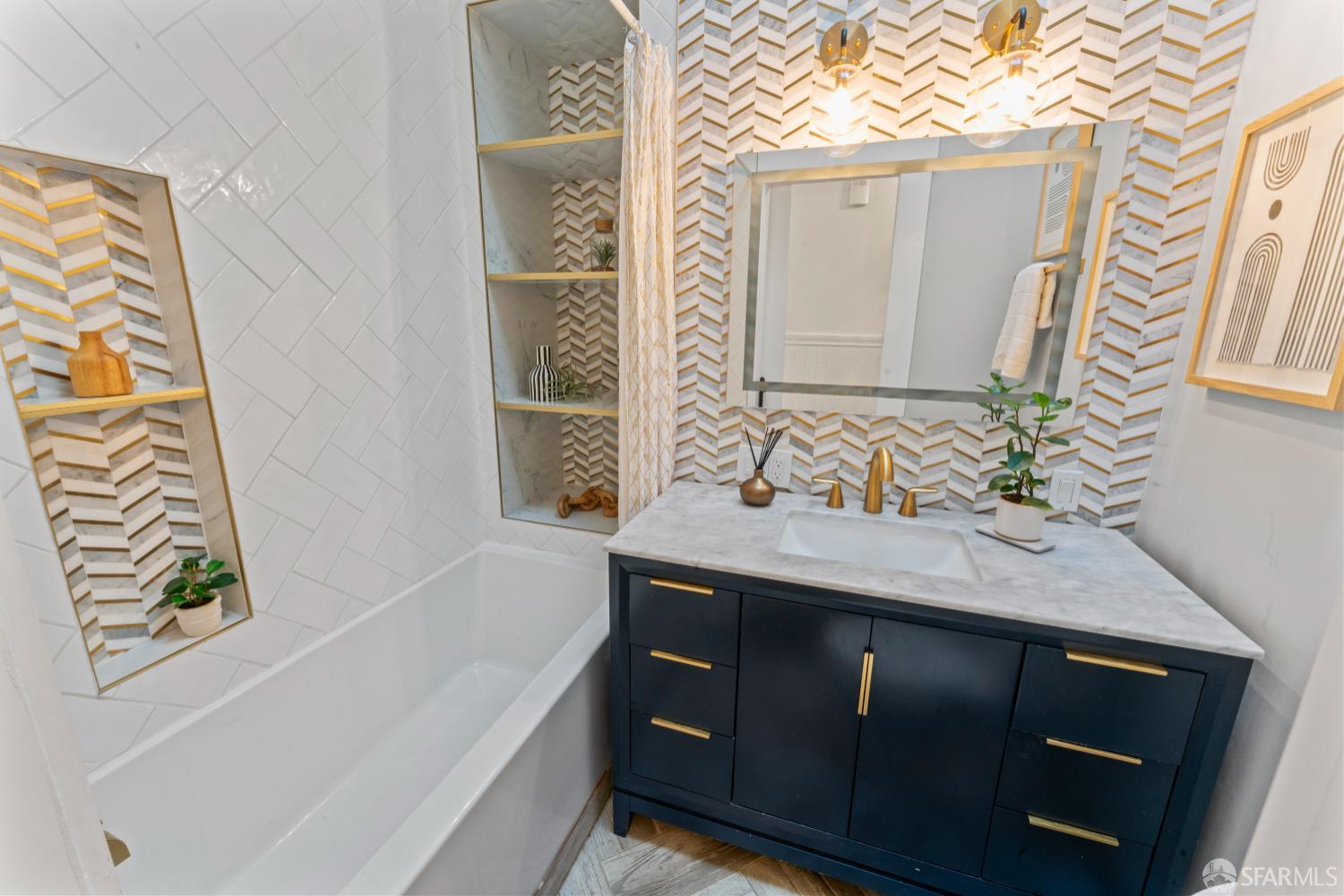 Detail Gallery Image 16 of 39 For 483 Oak St, San Francisco,  CA 94102 - 4 Beds | 2 Baths