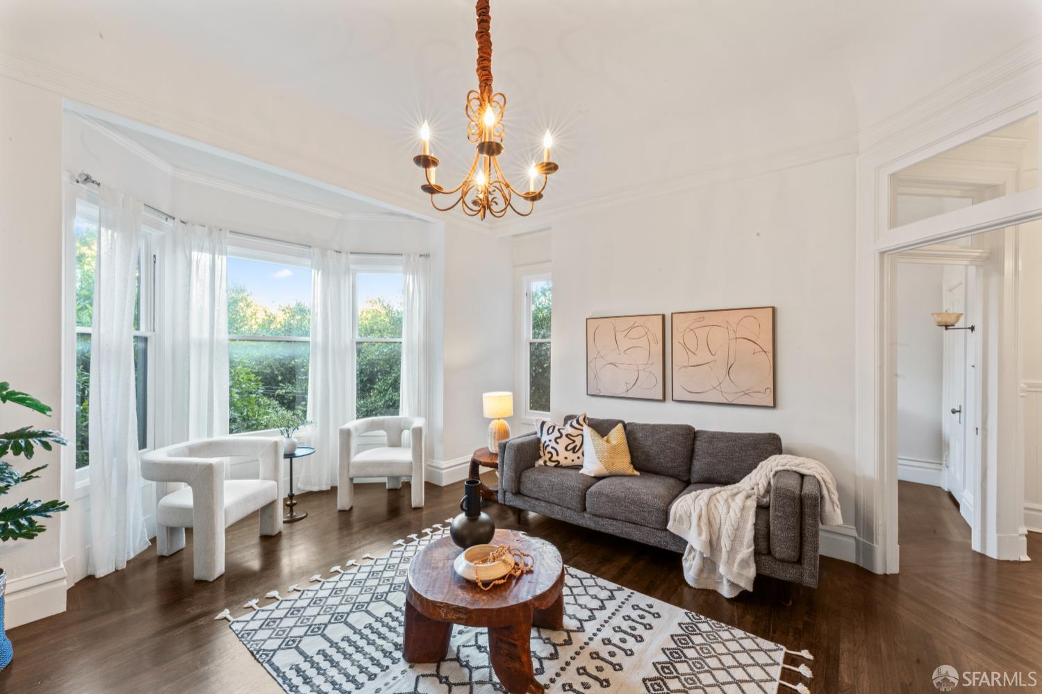 Detail Gallery Image 2 of 39 For 483 Oak St, San Francisco,  CA 94102 - 4 Beds | 2 Baths