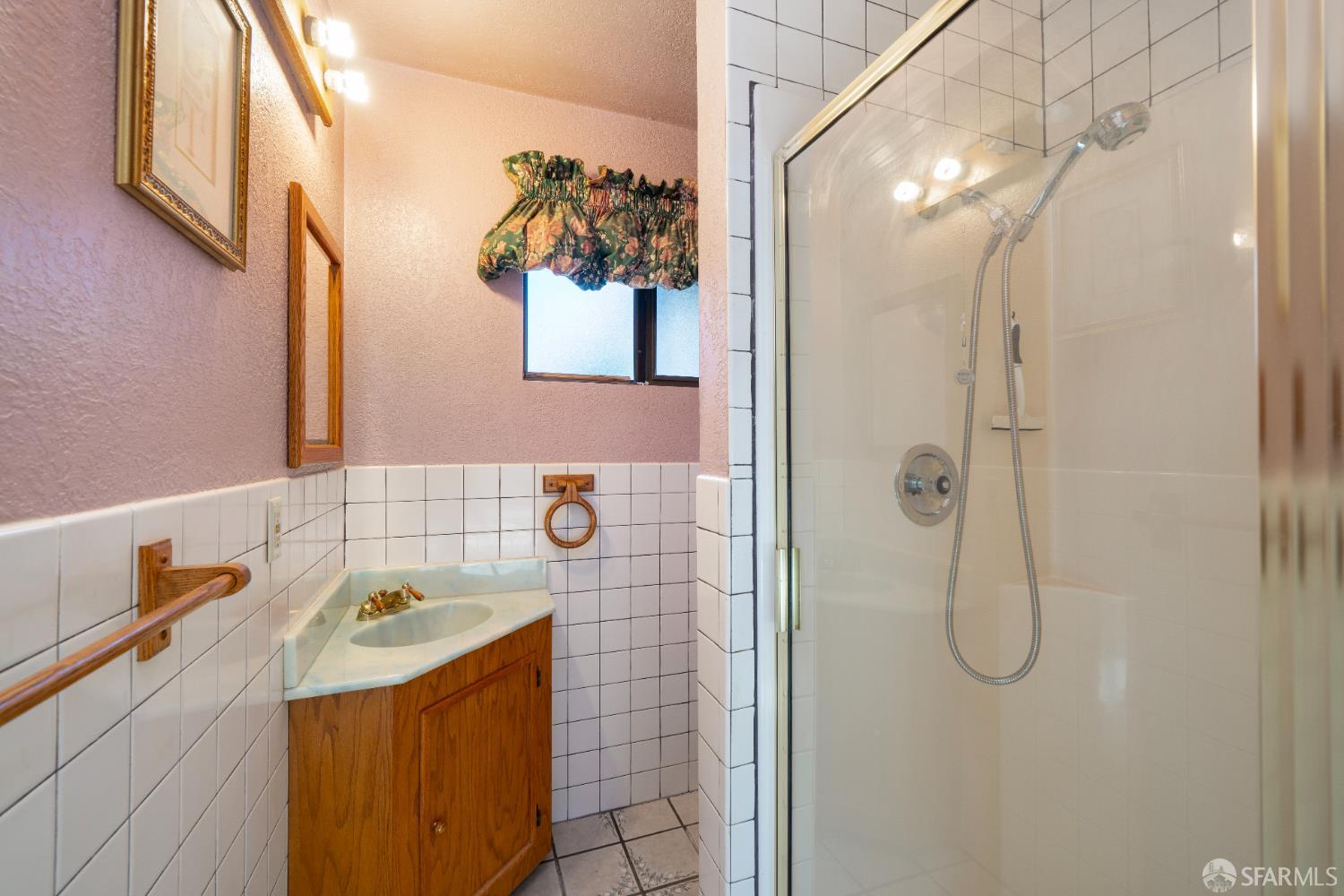 Detail Gallery Image 9 of 15 For 24493 Pontiac St, Hayward,  CA 94544 - 3 Beds | 2 Baths