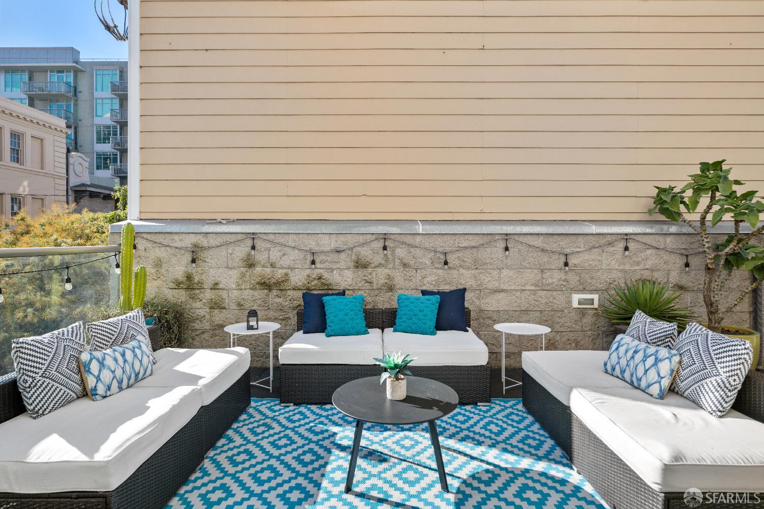 Detail Gallery Image 4 of 20 For 11 Franklin St #206,  San Francisco,  CA 94102 - 2 Beds | 2 Baths