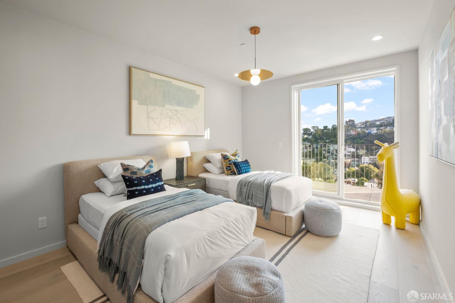 Detail Gallery Image 39 of 74 For 479 28th St, San Francisco,  CA 94131 - 7 Beds | 6/1 Baths