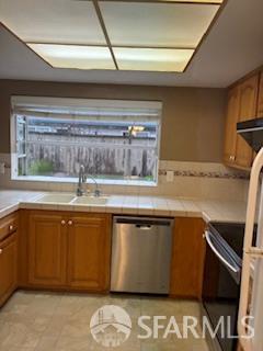 Detail Gallery Image 6 of 7 For 39146 Ebbetts St, Newark,  CA 94560 - 4 Beds | 3 Baths