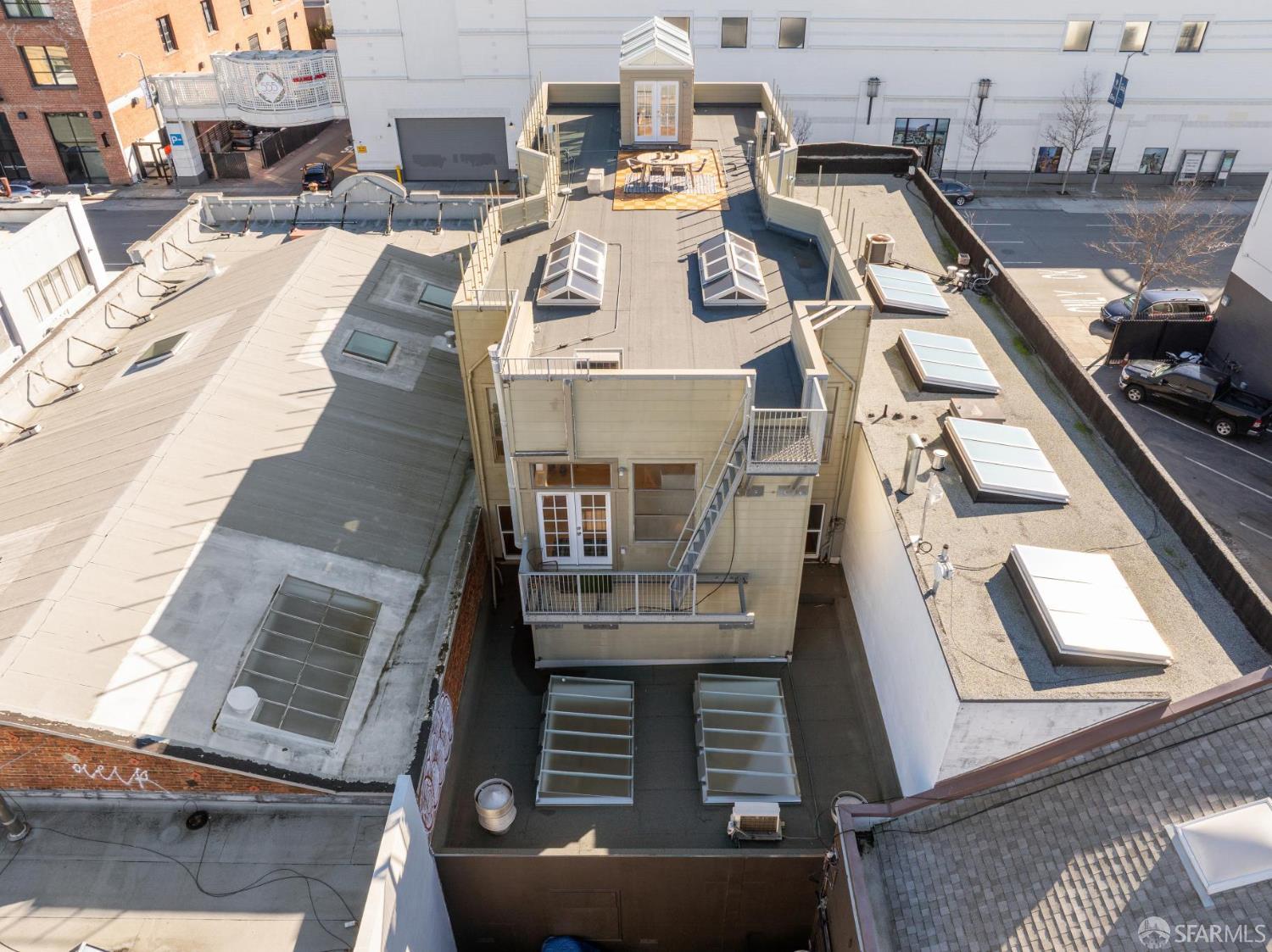 Detail Gallery Image 83 of 87 For 1066 Bryant St, San Francisco,  CA 94103 - 4 Beds | 5/1 Baths