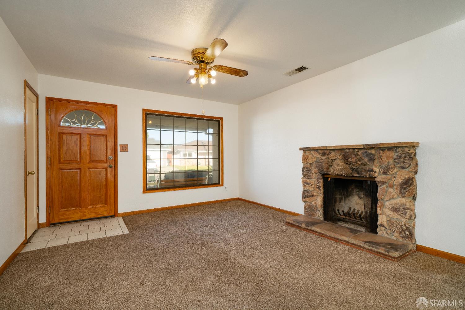 Detail Gallery Image 2 of 15 For 24493 Pontiac St, Hayward,  CA 94544 - 3 Beds | 2 Baths