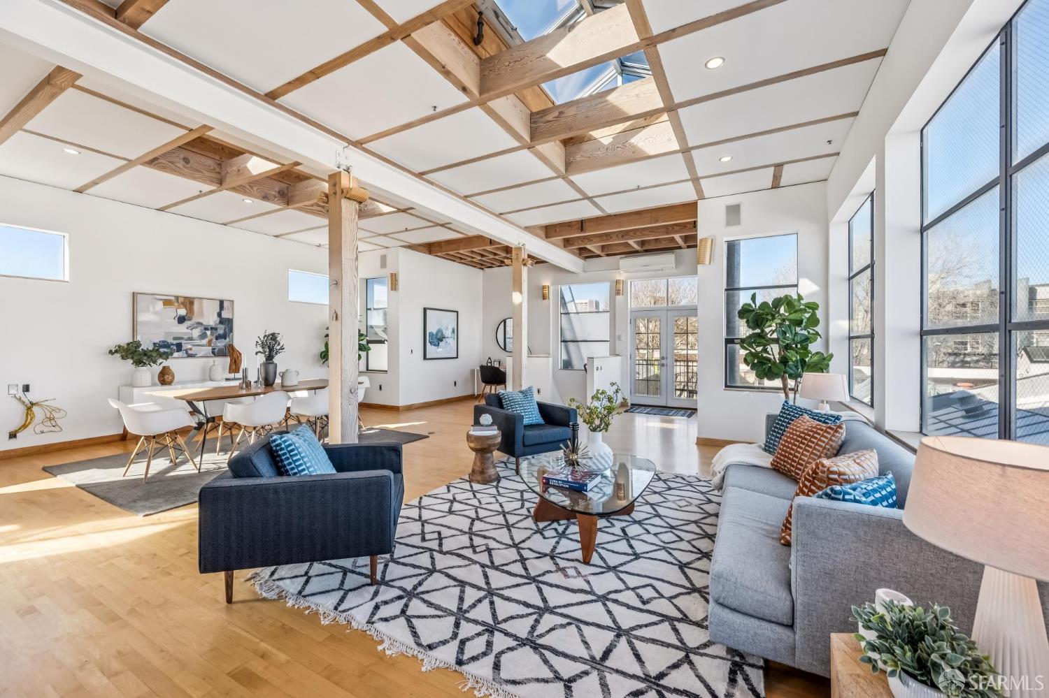 Detail Gallery Image 17 of 87 For 1066 Bryant St, San Francisco,  CA 94103 - 4 Beds | 5/1 Baths