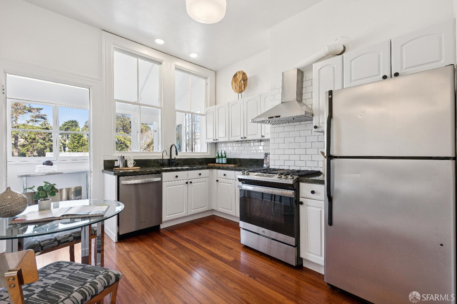 Detail Gallery Image 13 of 55 For 1750 Page St, San Francisco,  CA 94117 - 2 Beds | 1 Baths