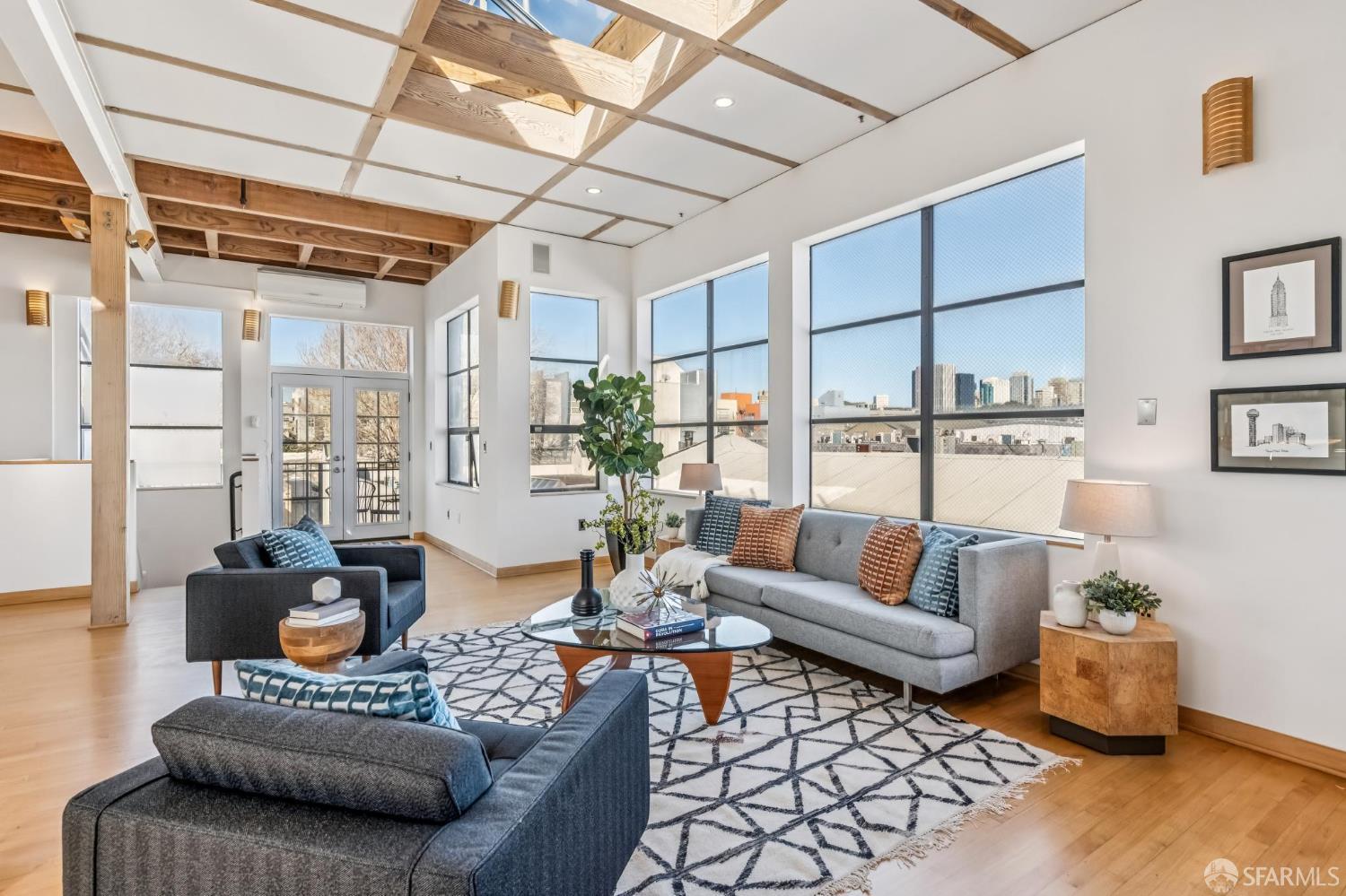 Detail Gallery Image 3 of 87 For 1066 Bryant St, San Francisco,  CA 94103 - 4 Beds | 5/1 Baths