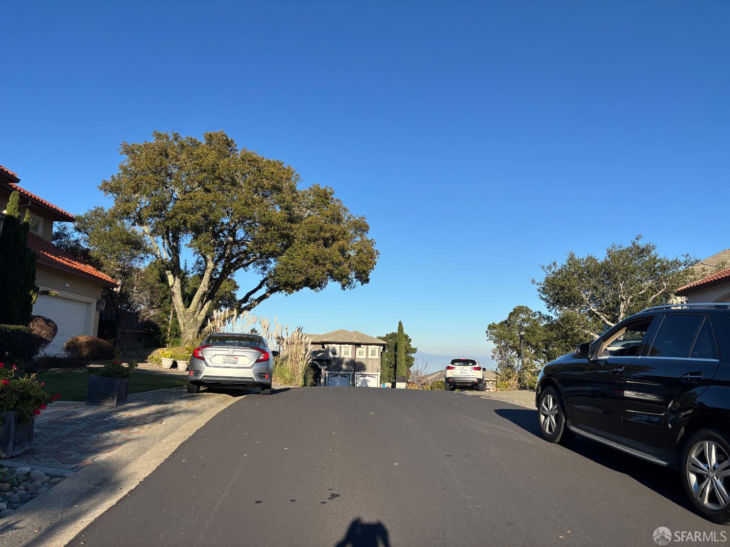 Detail Gallery Image 7 of 7 For 6 La Strada Ct, Burlingame,  CA 94010 - – Beds | – Baths