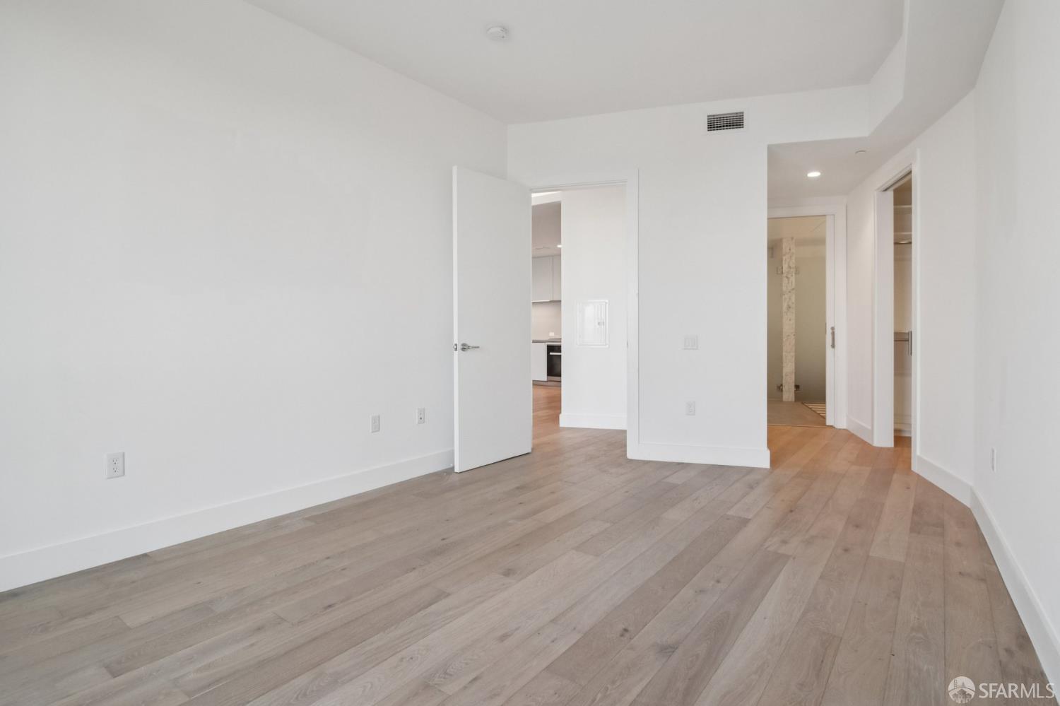 Photo #17: 426094425 Listing: Photo #17