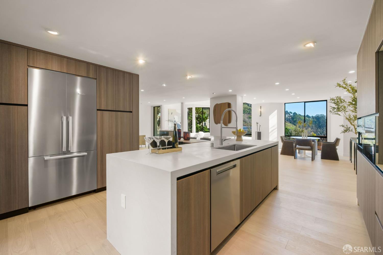 Detail Gallery Image 17 of 48 For 131 Turquoise Way, San Francisco,  CA 94131 - 3 Beds | 3/1 Baths