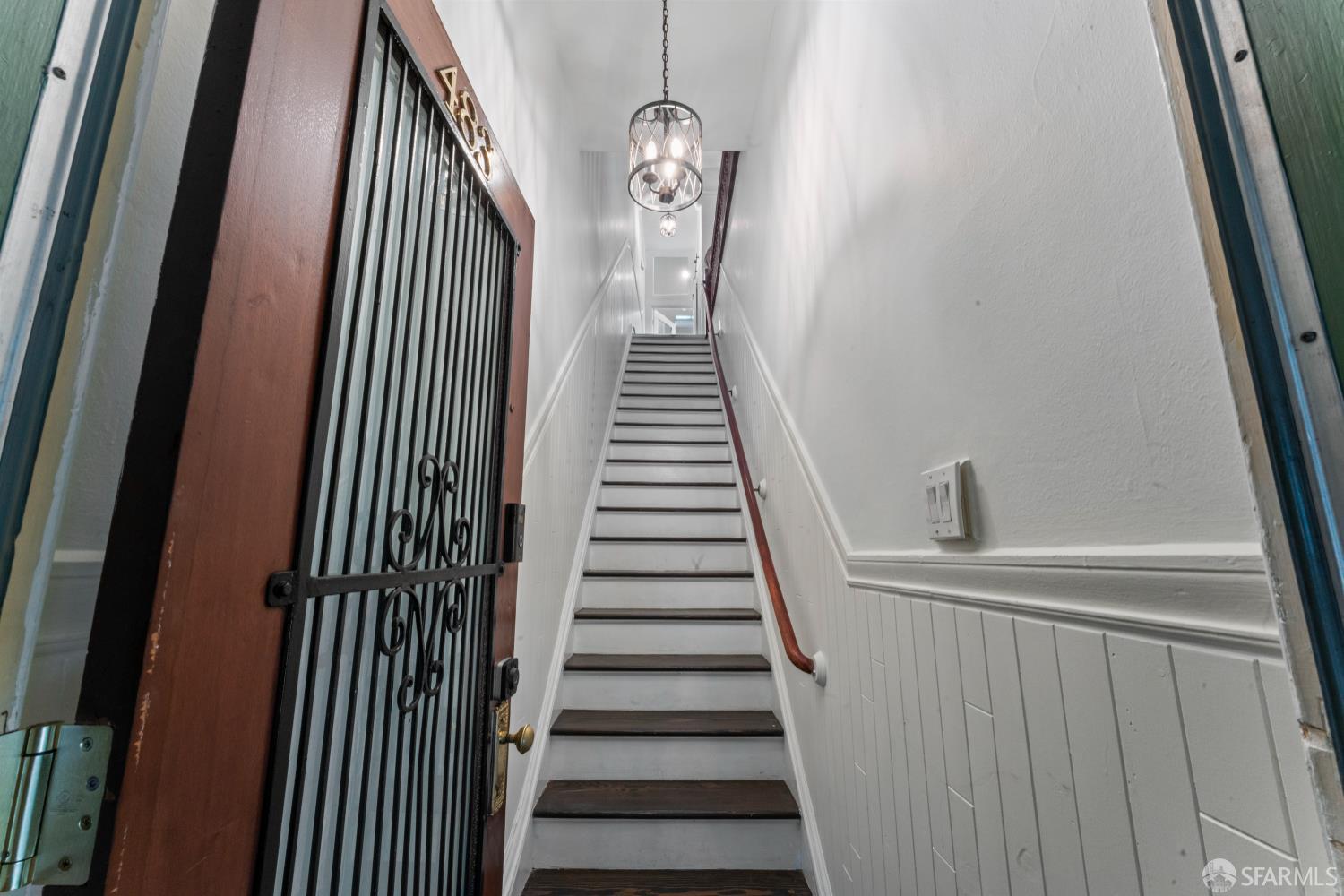 Detail Gallery Image 8 of 39 For 483 Oak St, San Francisco,  CA 94102 - 4 Beds | 2 Baths