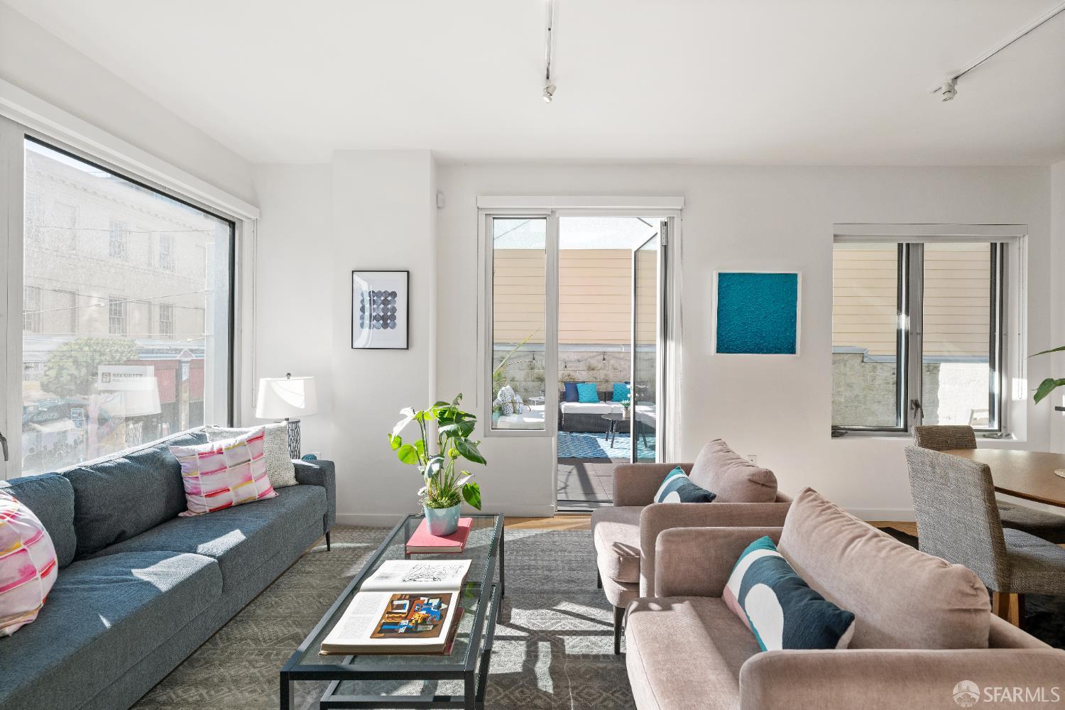 Detail Gallery Image 2 of 20 For 11 Franklin St #206,  San Francisco,  CA 94102 - 2 Beds | 2 Baths