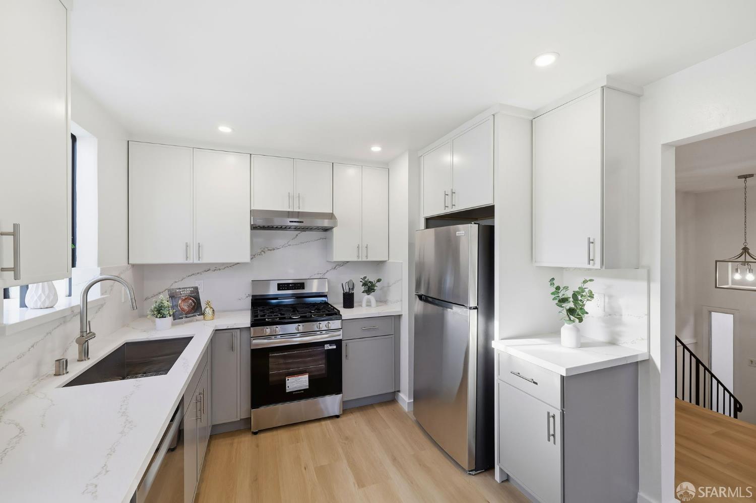 Detail Gallery Image 6 of 31 For 741 Gellert Blvd, Daly City,  CA 94015 - 3 Beds | 3 Baths