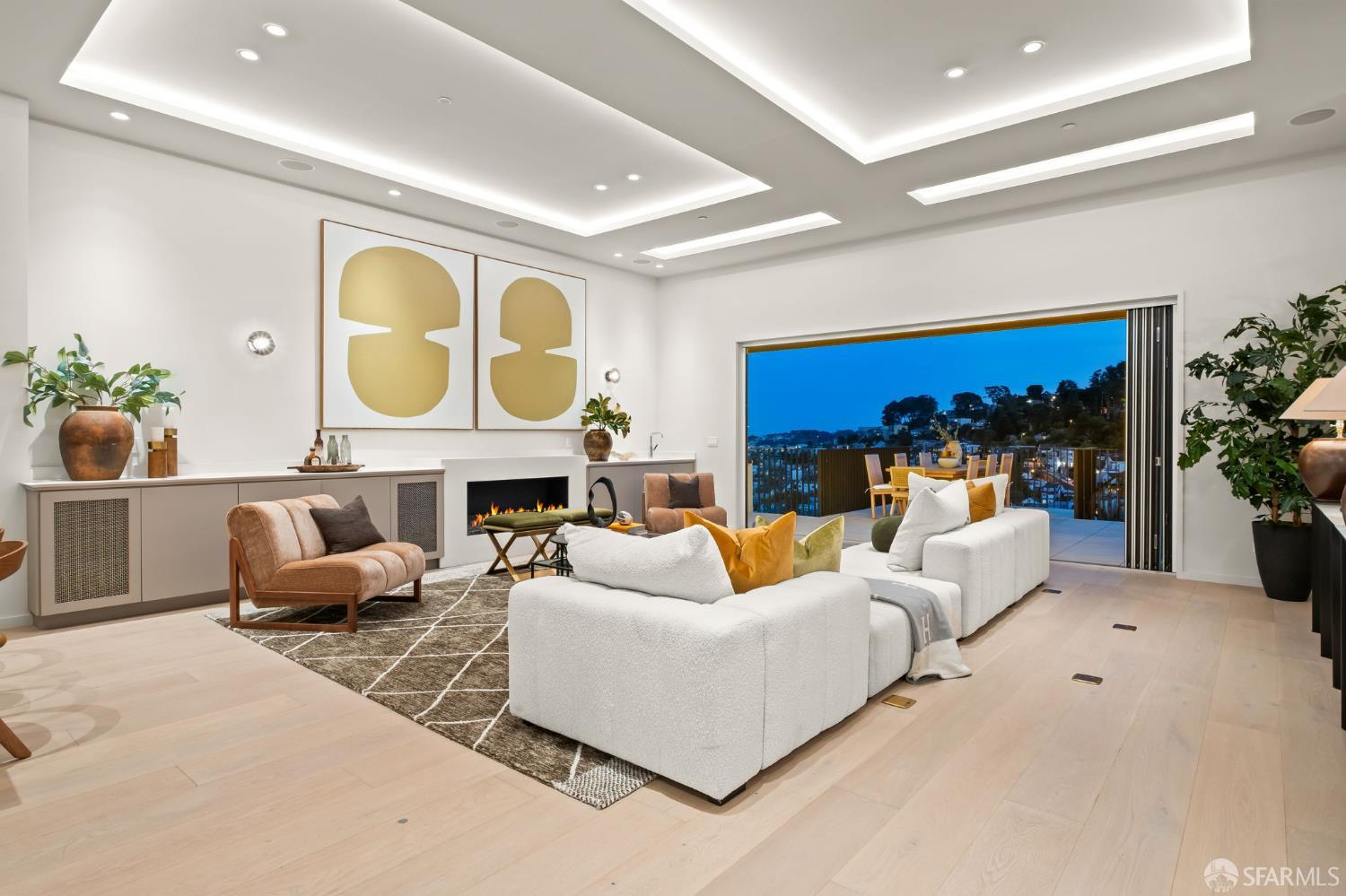 Detail Gallery Image 13 of 74 For 479 28th St, San Francisco,  CA 94131 - 7 Beds | 6/1 Baths