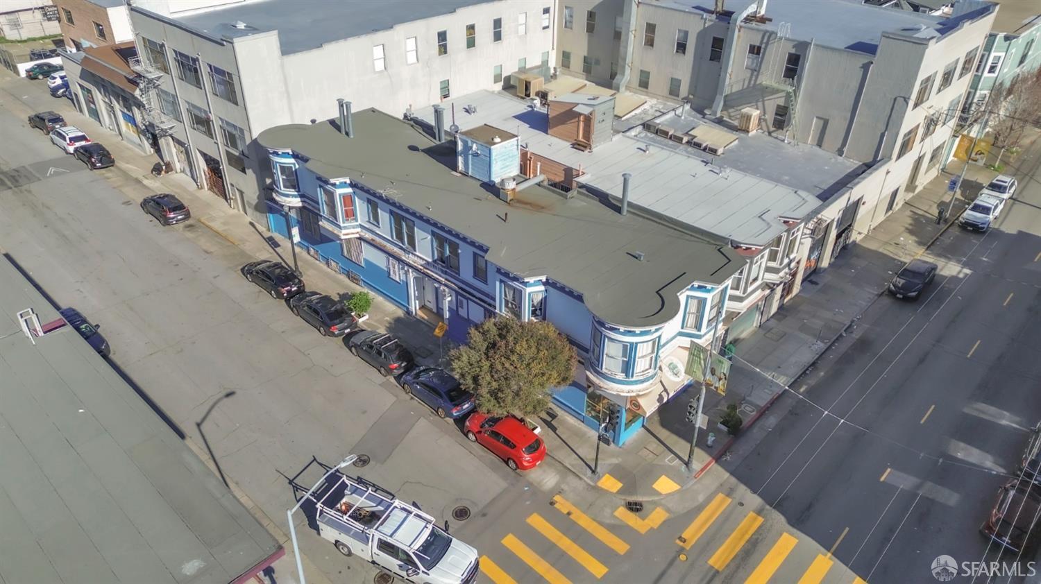 Detail Gallery Image 4 of 14 For 3344 18th St, San Francisco,  CA 94110 - – Beds | – Baths