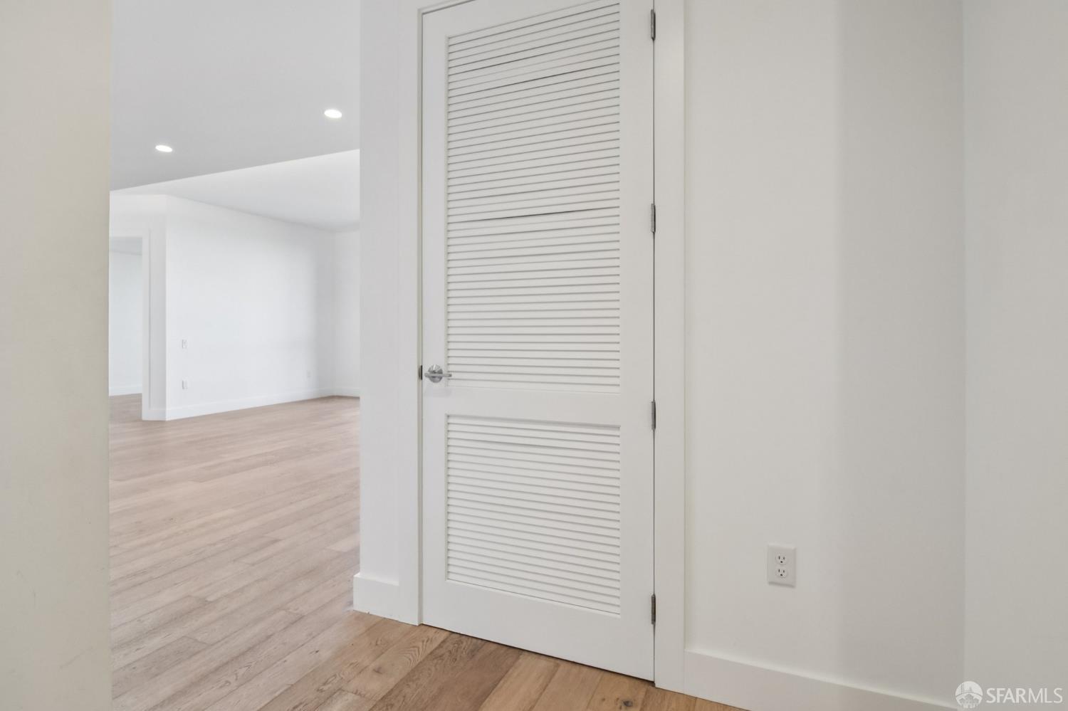 Photo #15: 426094425 Listing: Photo #15