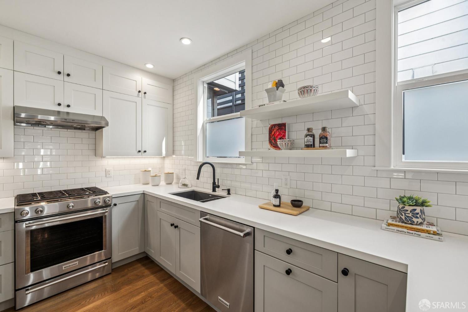 Detail Gallery Image 13 of 42 For 1141 Fell St, San Francisco,  CA 94117 - 3 Beds | 2 Baths