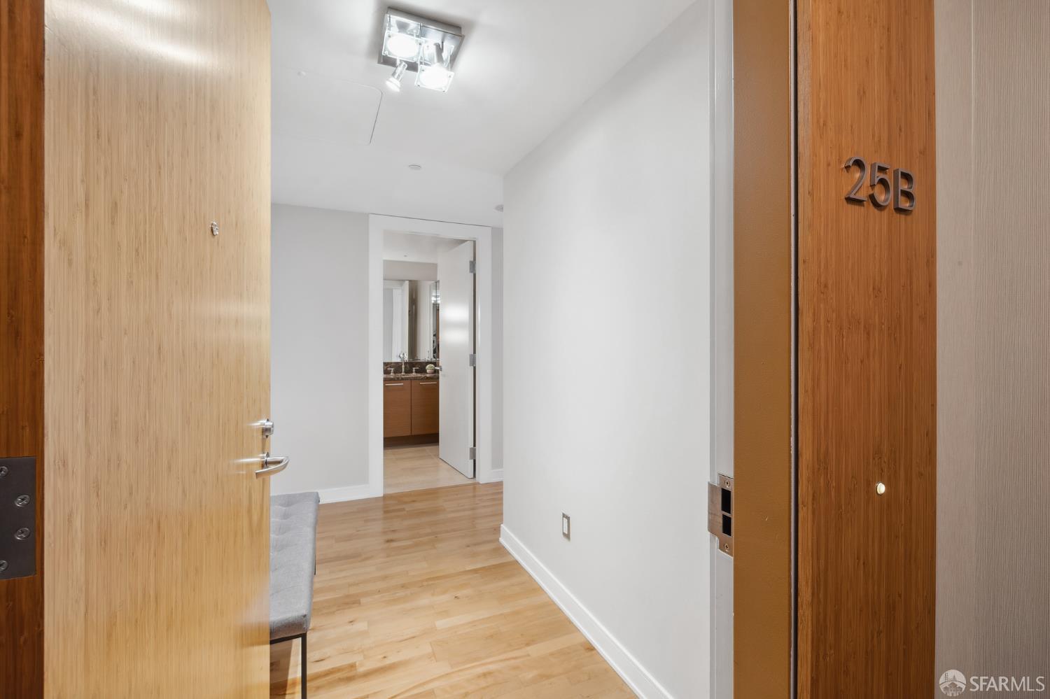 Detail Gallery Image 2 of 46 For 301 Mission St 25b,  San Francisco,  CA 94105 - 1 Beds | 1 Baths