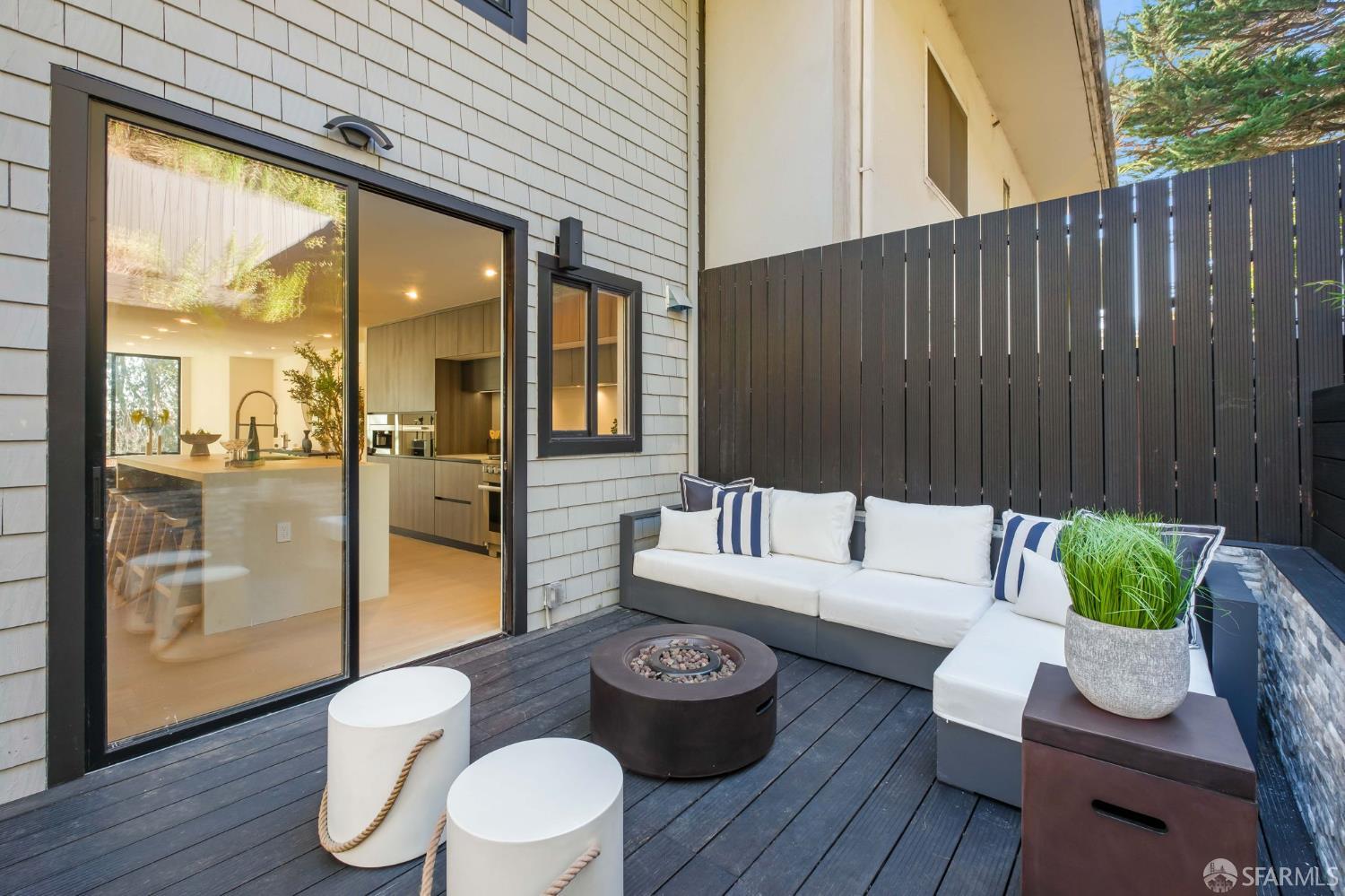 Detail Gallery Image 20 of 48 For 131 Turquoise Way, San Francisco,  CA 94131 - 3 Beds | 3/1 Baths