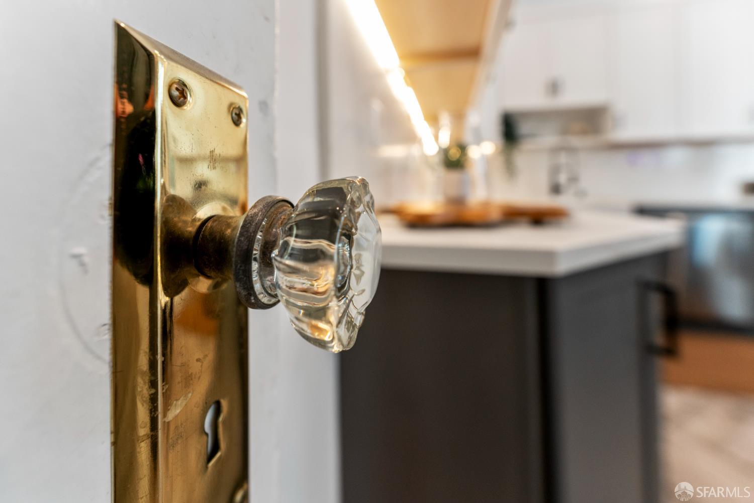 Detail Gallery Image 29 of 39 For 483 Oak St, San Francisco,  CA 94102 - 4 Beds | 2 Baths